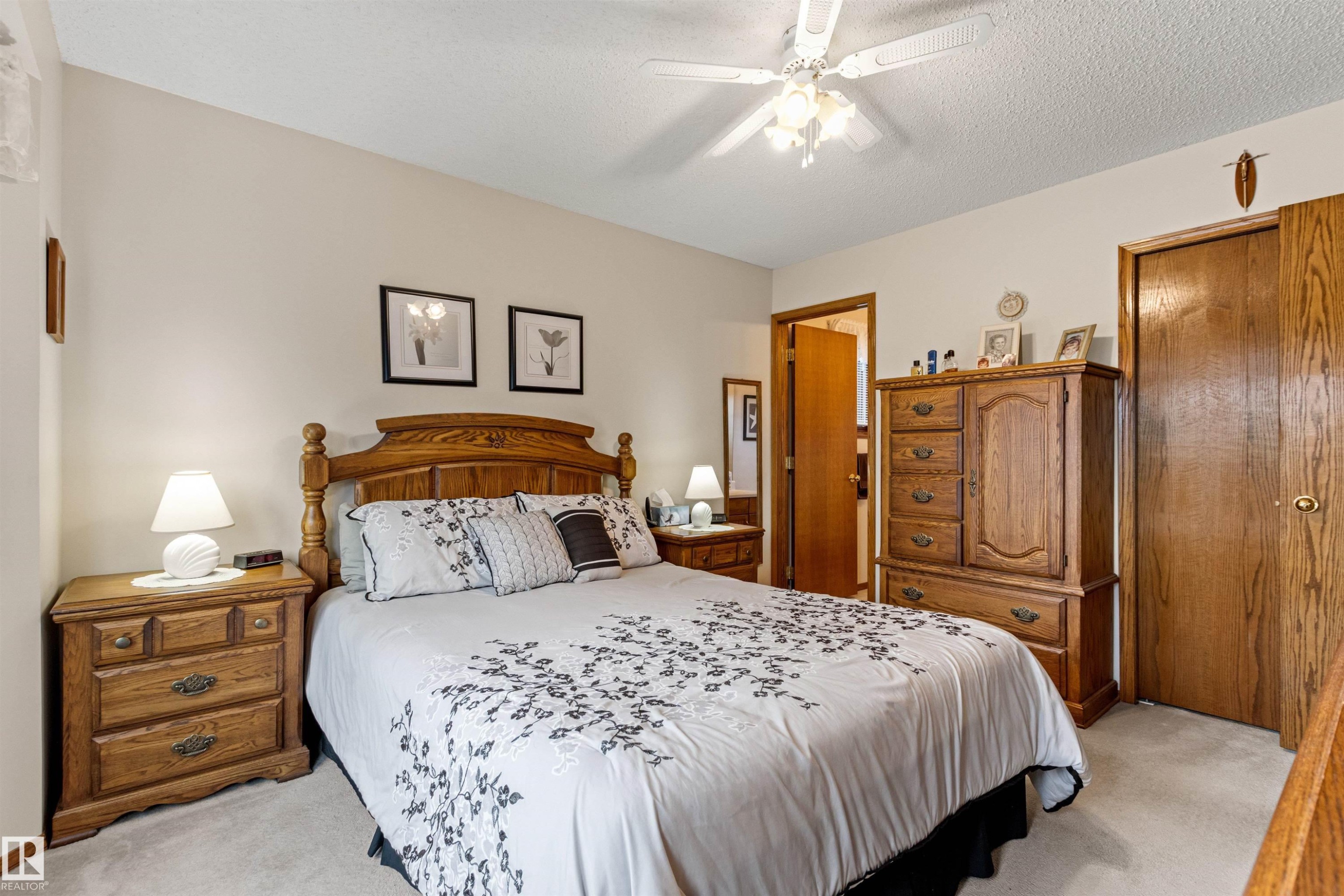 4024 28 Avenue, Edmonton, AB - Indoor Photo Showing Bedroom