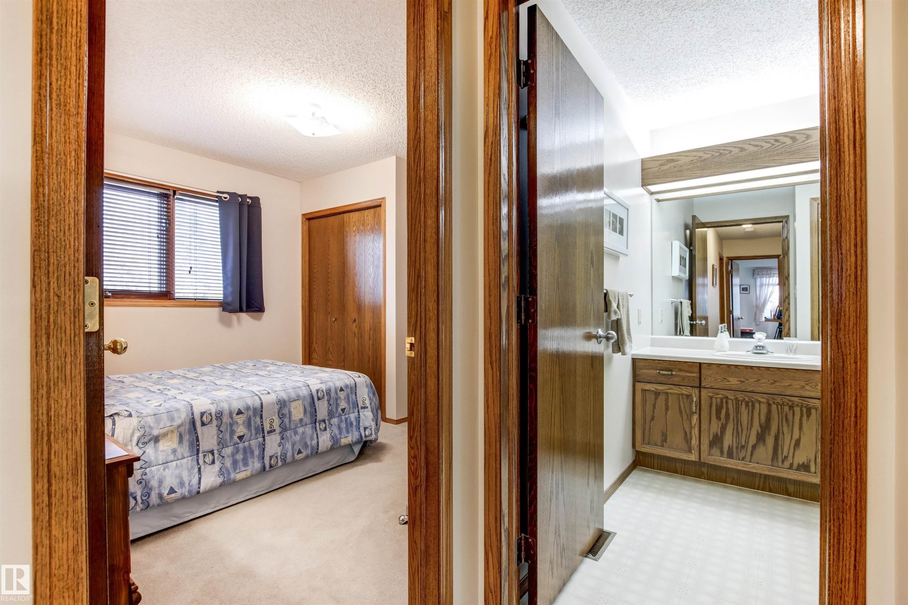 4024 28 Avenue, Edmonton, AB - Indoor Photo Showing Bedroom