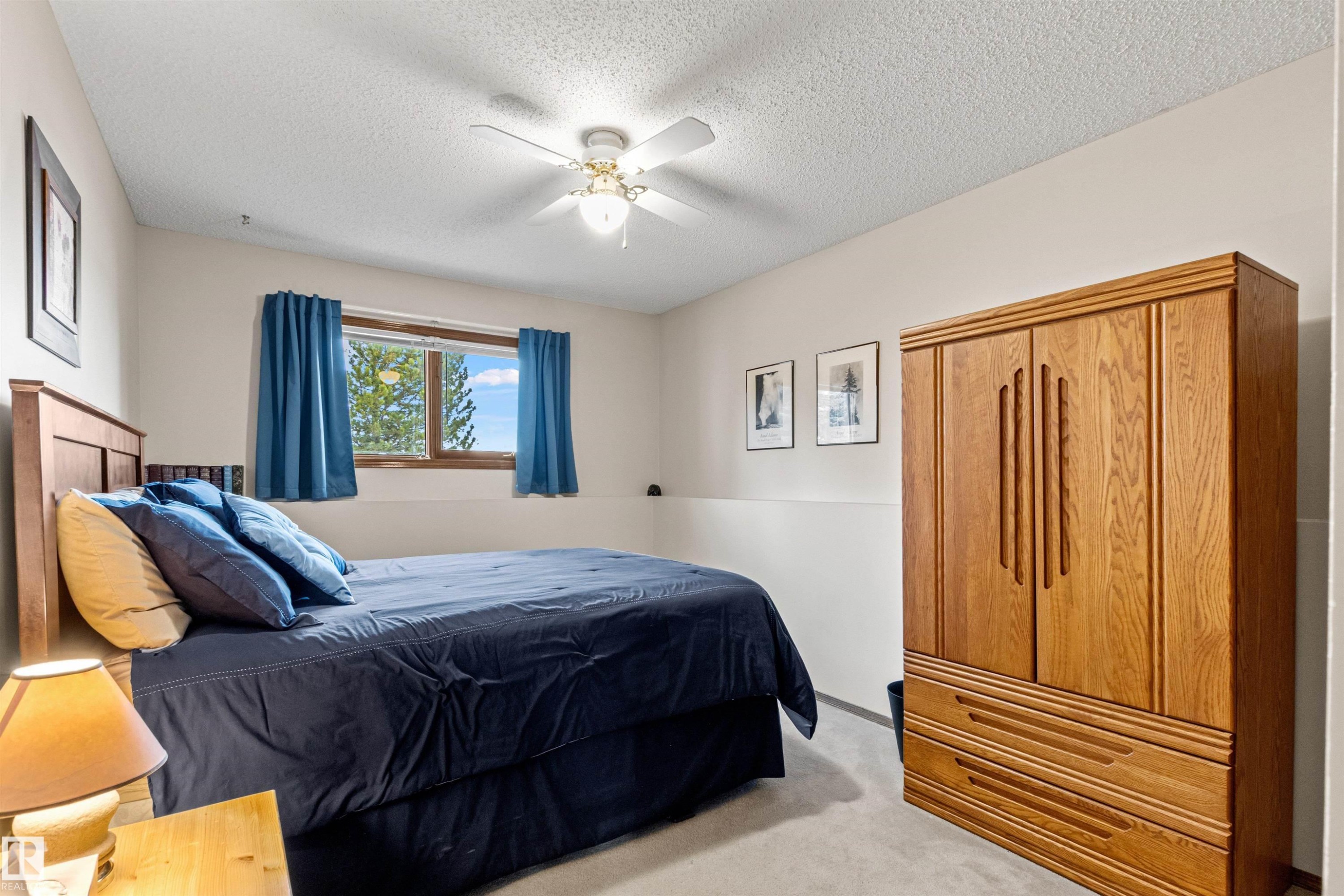 4024 28 Avenue, Edmonton, AB - Indoor Photo Showing Bedroom