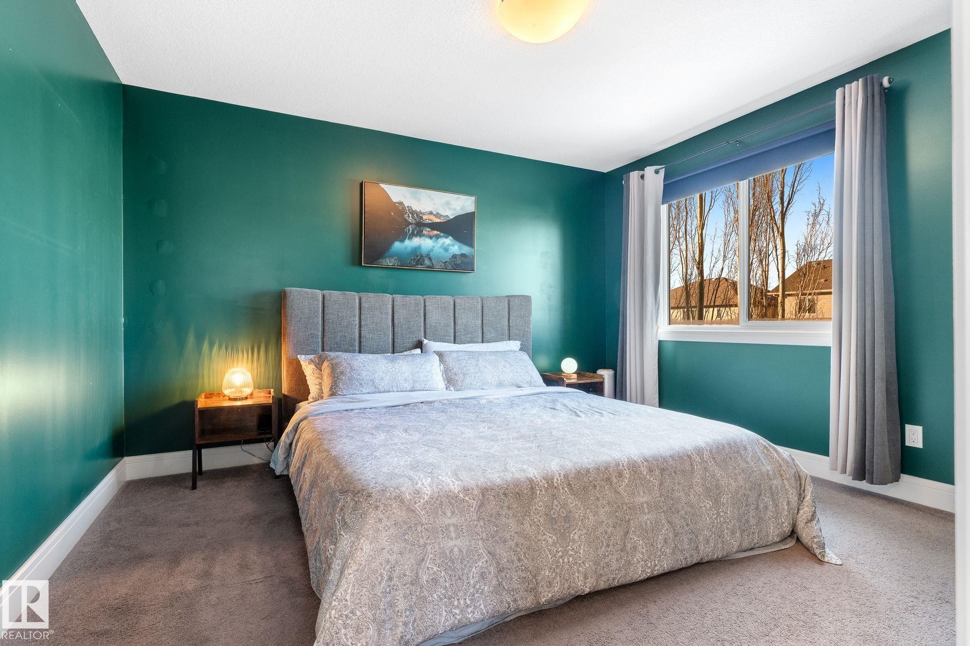 Spacious Primary with walk in closet and 4pc. ensuite - 89 Hewitt Circle, Spruce Grove, AB - Indoor Photo Showing Bedroom