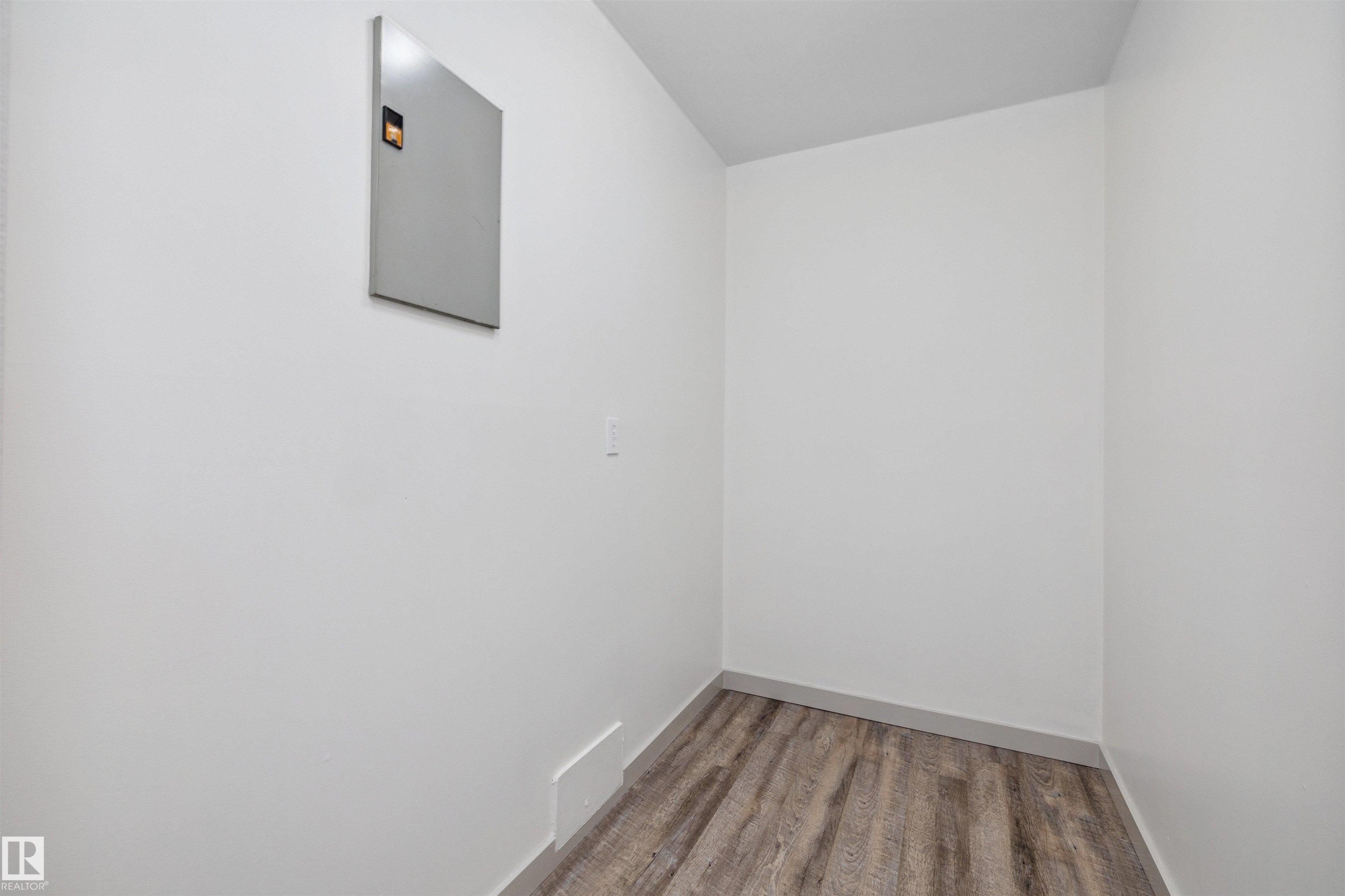 189 Lancaster Terrace, Edmonton, AB - Indoor Photo Showing Other Room