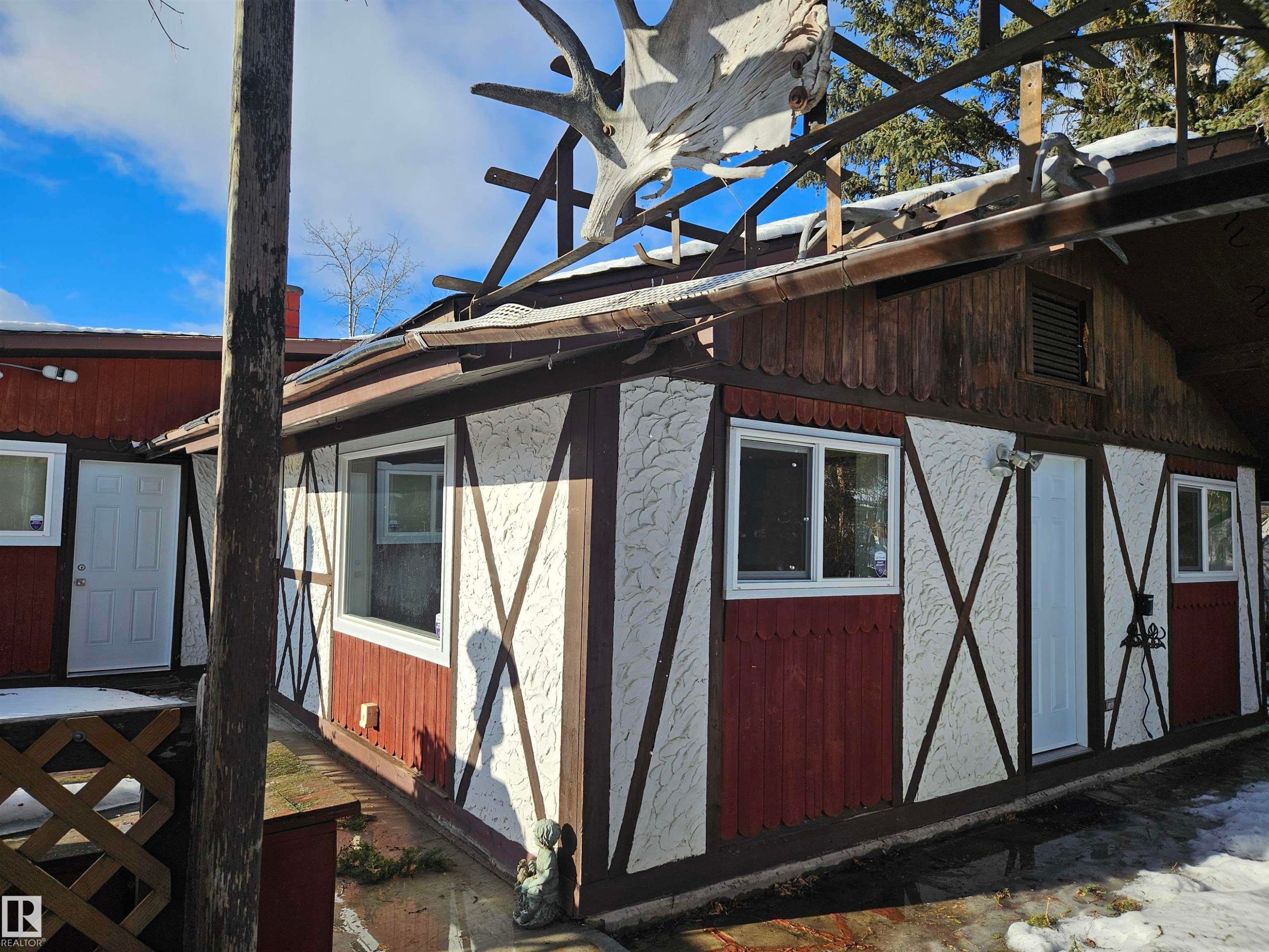 View of side of home - 5314 57 Street, Cold Lake, AB - Outdoor With Exterior