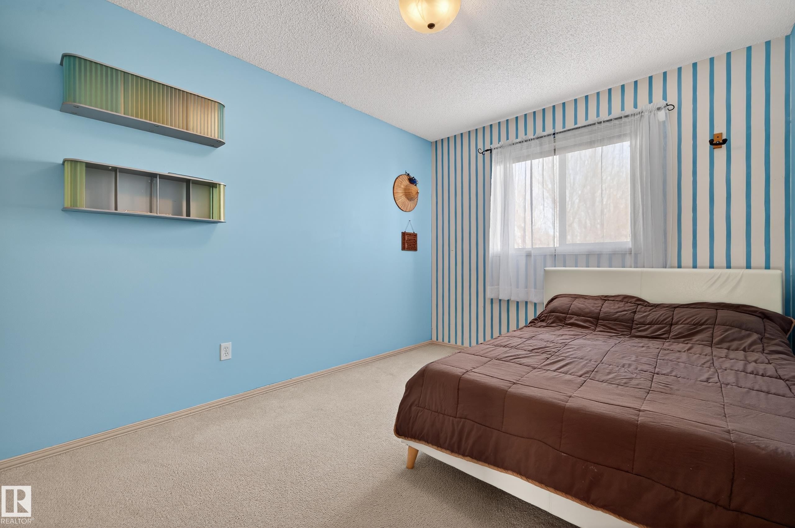 6840 159A Avenue, Edmonton, AB - Indoor Photo Showing Bedroom