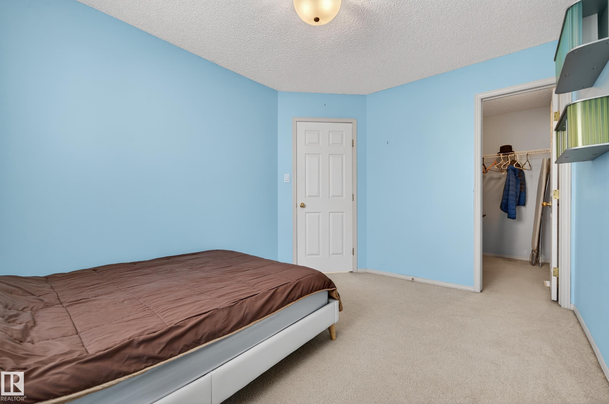 6840 159A Avenue, Edmonton, AB - Indoor Photo Showing Bedroom