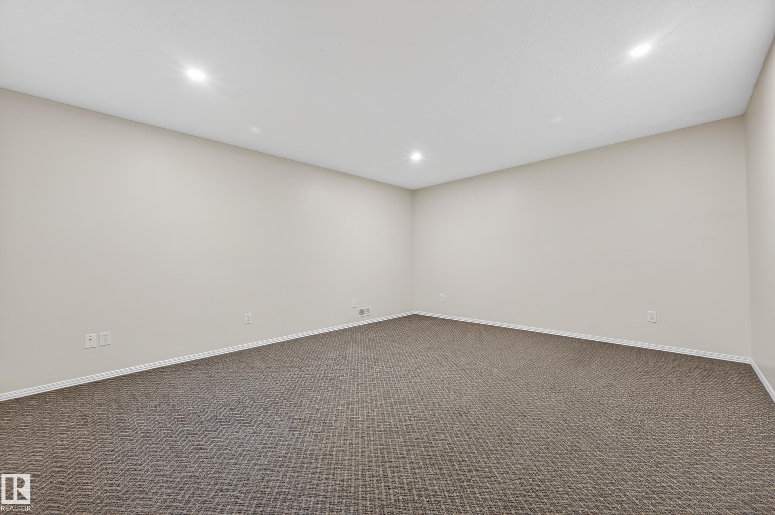6840 159A Avenue, Edmonton, AB - Indoor Photo Showing Other Room