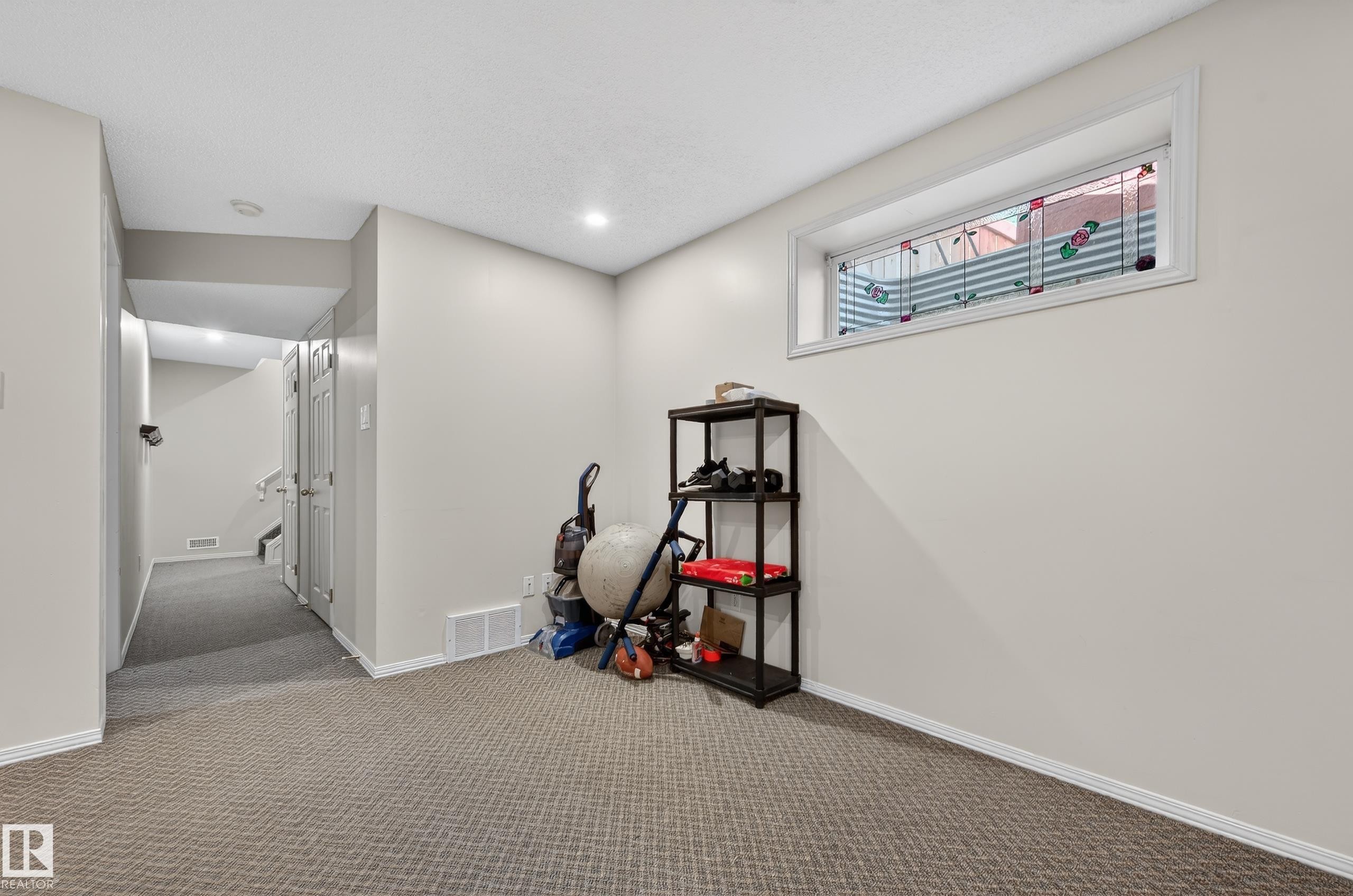 6840 159A Avenue, Edmonton, AB - Indoor Photo Showing Other Room