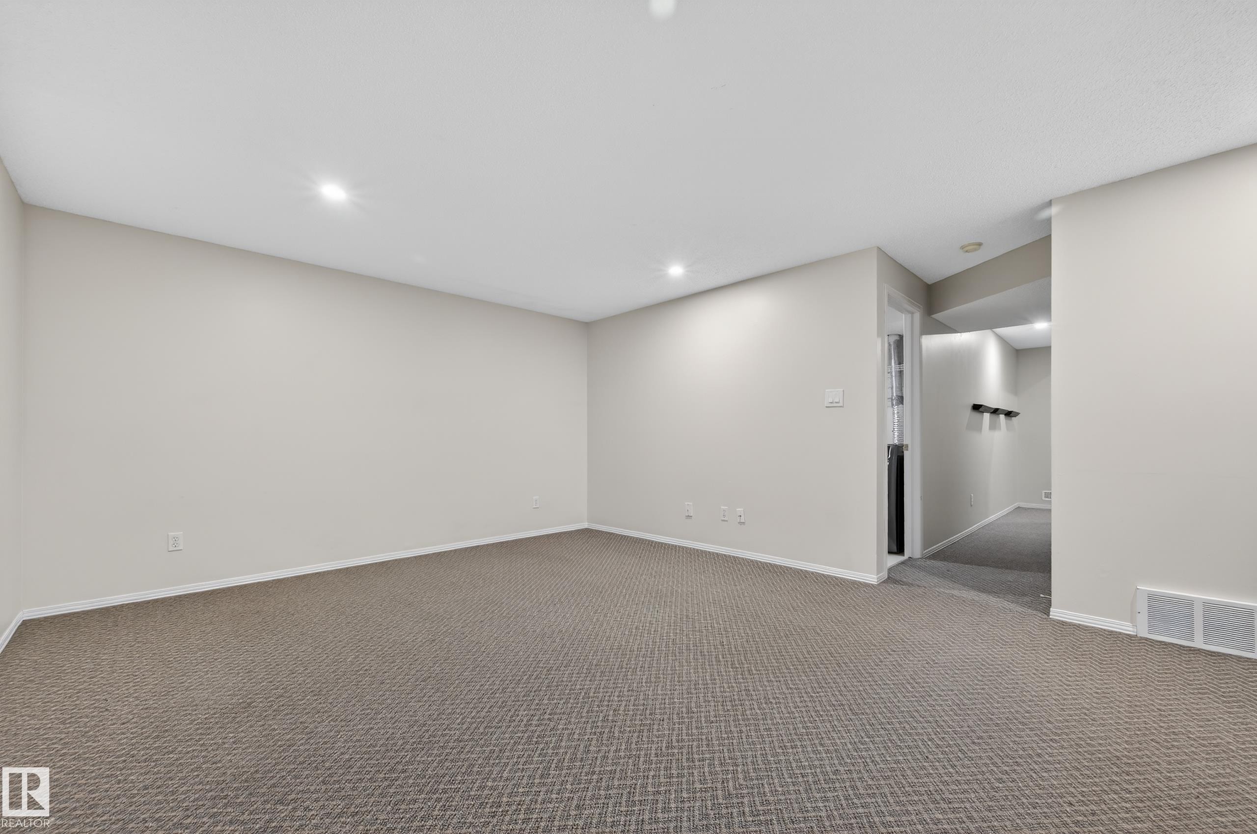 6840 159A Avenue, Edmonton, AB - Indoor