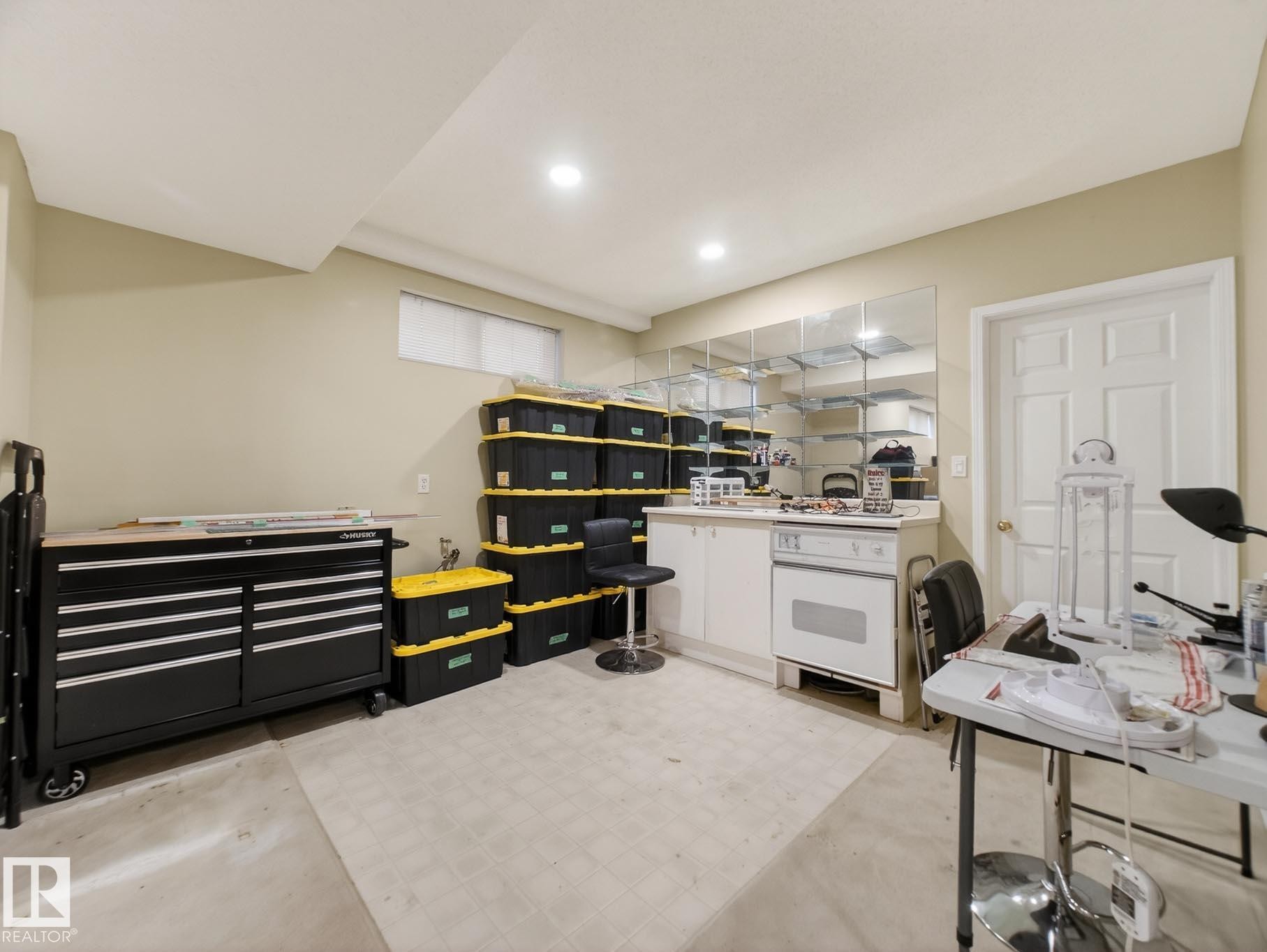 220 Ronning Close, Edmonton, AB - Indoor Photo Showing Office