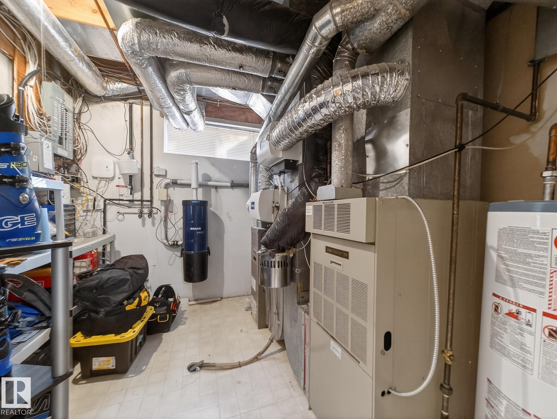 220 Ronning Close, Edmonton, AB - Indoor Photo Showing Basement