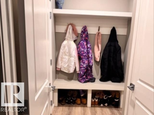 2306 Kelly Circle, Edmonton, AB - Indoor