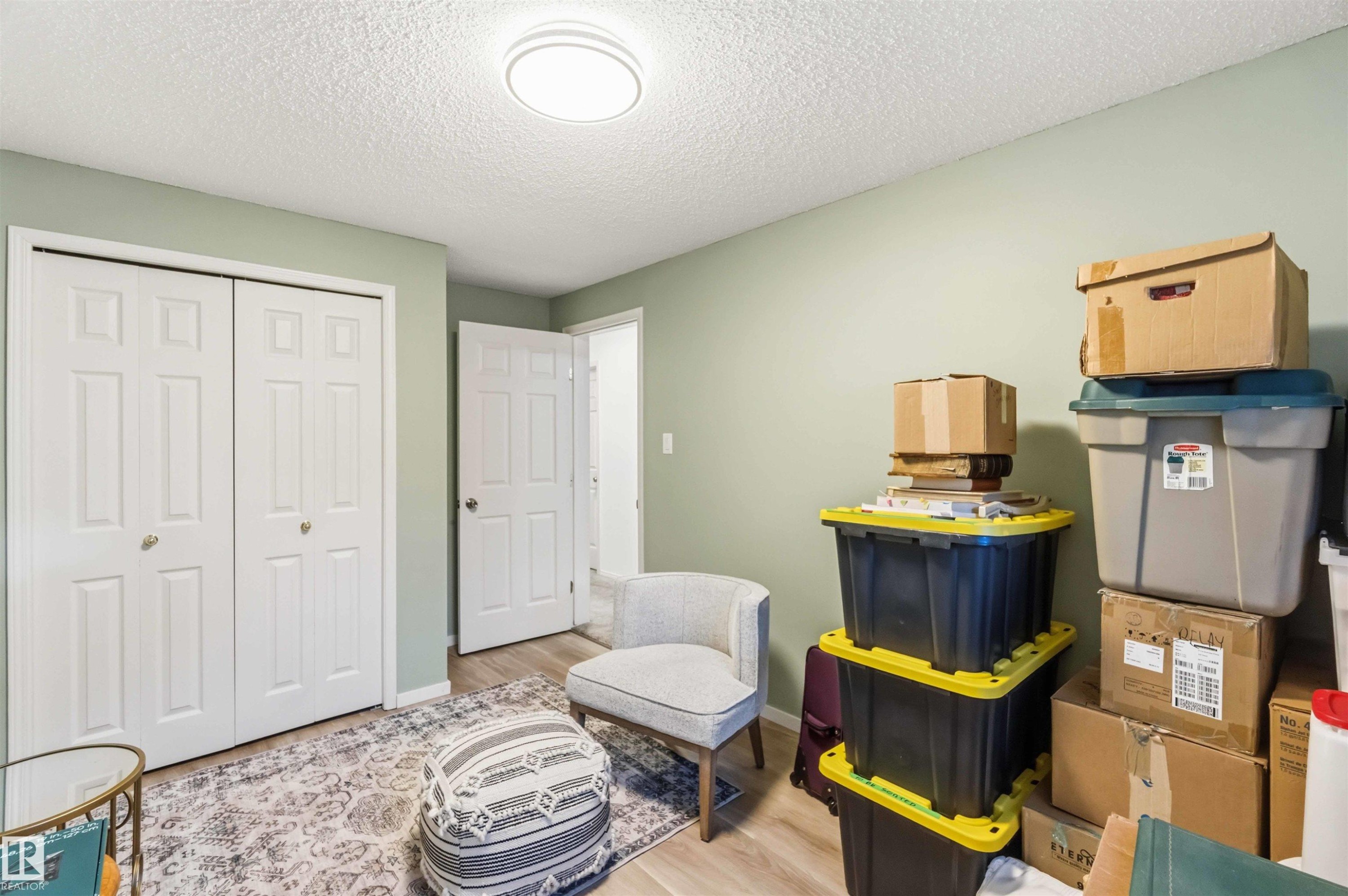 Lower level bedroom - 1706 Turvey Bend, Edmonton, AB - Indoor