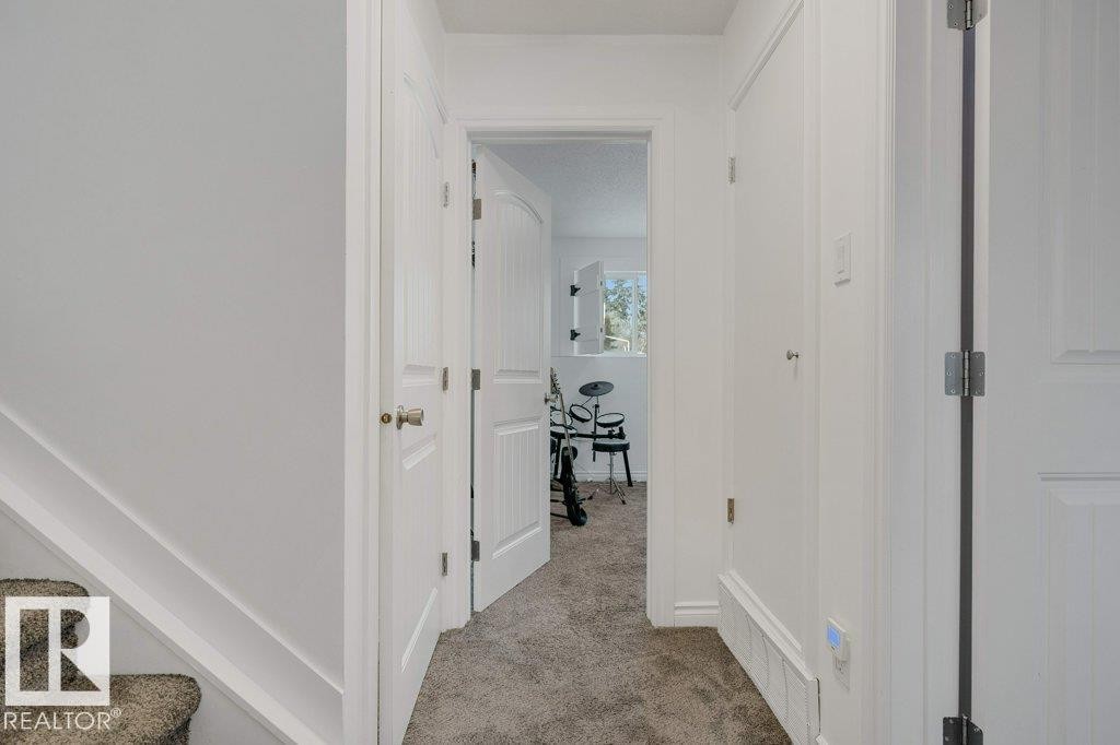 7611 141 Avenue Nw, Edmonton, AB - Indoor Photo Showing Other Room