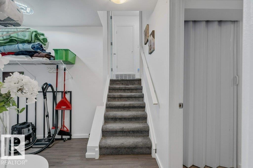 7611 141 Avenue Nw, Edmonton, AB - Indoor Photo Showing Other Room