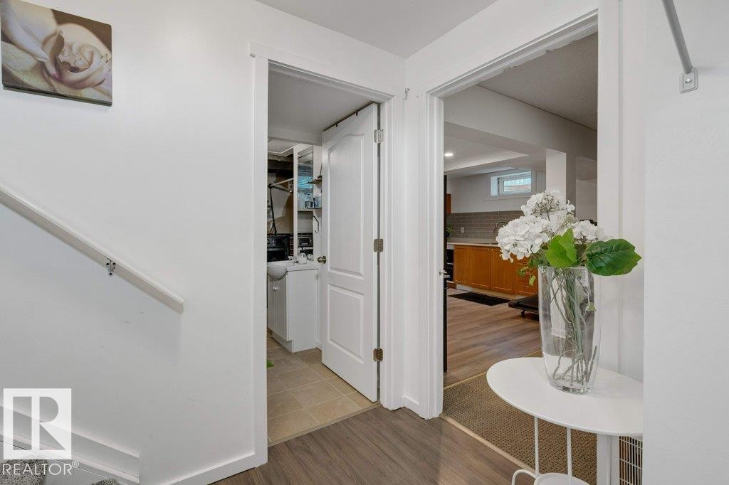 7611 141 Avenue Nw, Edmonton, AB - Indoor Photo Showing Other Room