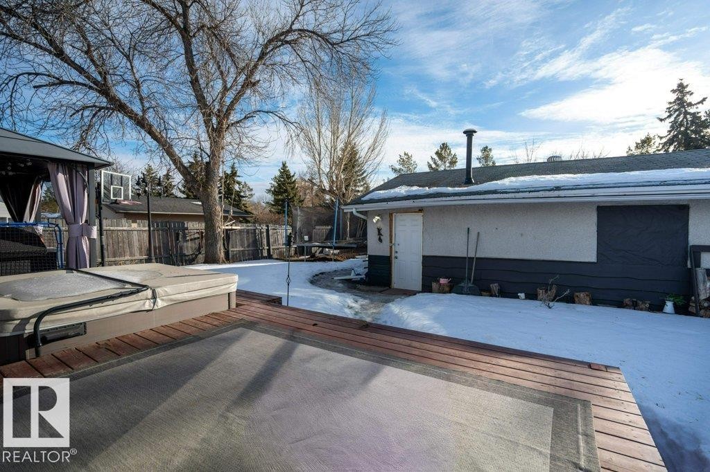 7611 141 Avenue Nw, Edmonton, AB - Outdoor