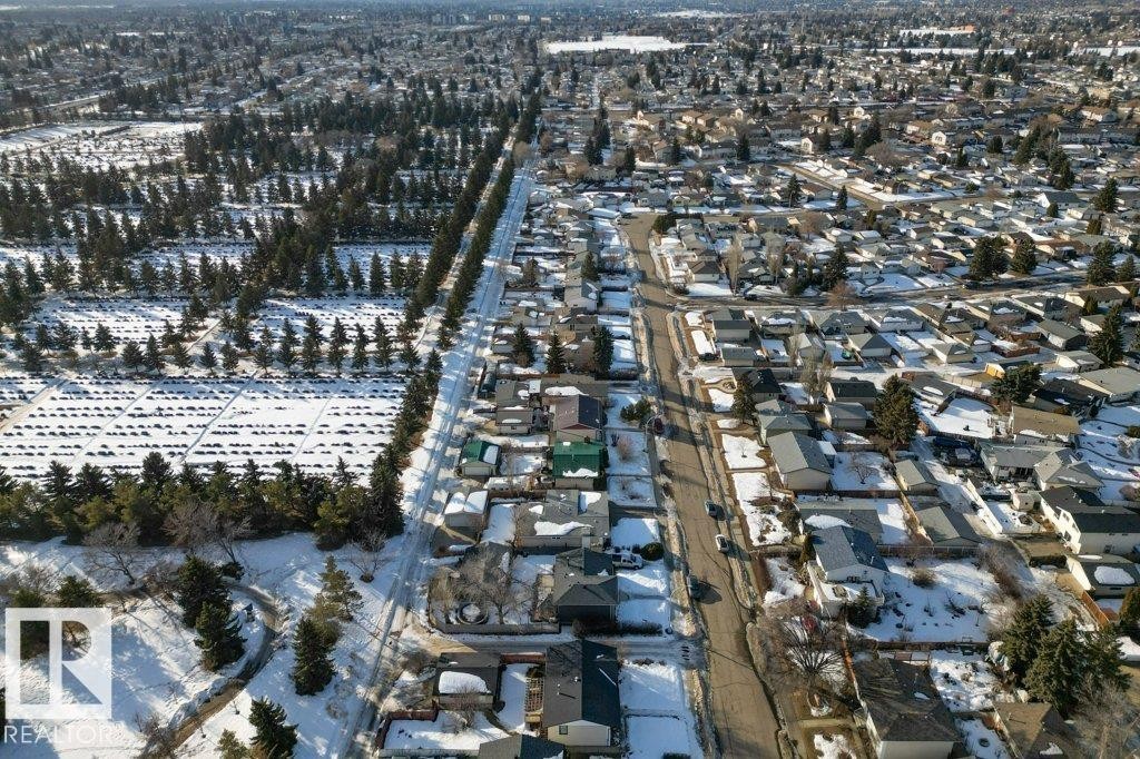 7611 141 Avenue Nw, Edmonton, AB - Outdoor With View