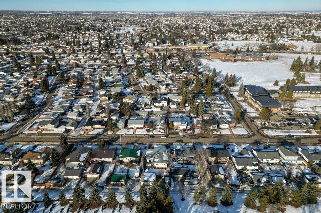 7611 141 Avenue Nw, Edmonton, AB - Outdoor With View