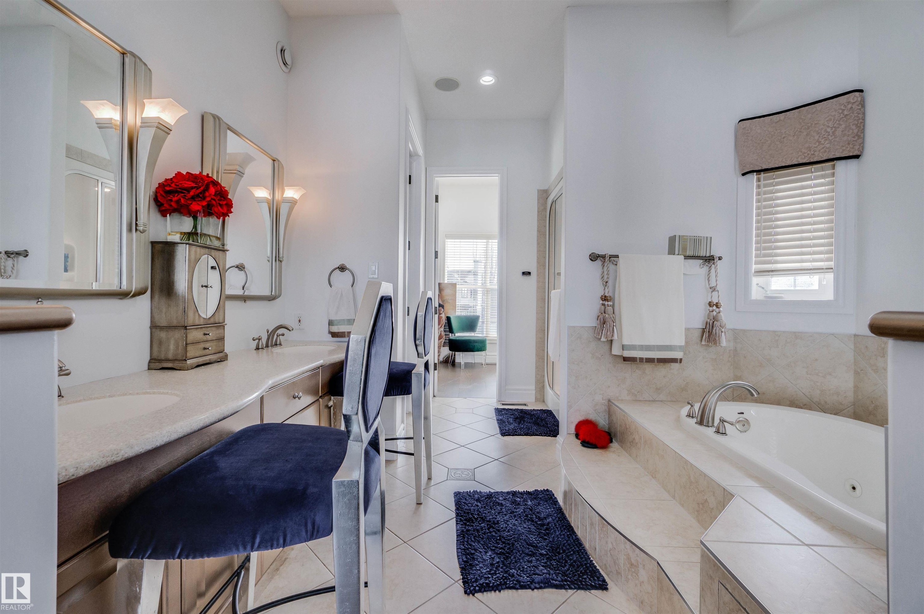 251 Galland Close, Edmonton, AB - Indoor Photo Showing Bathroom