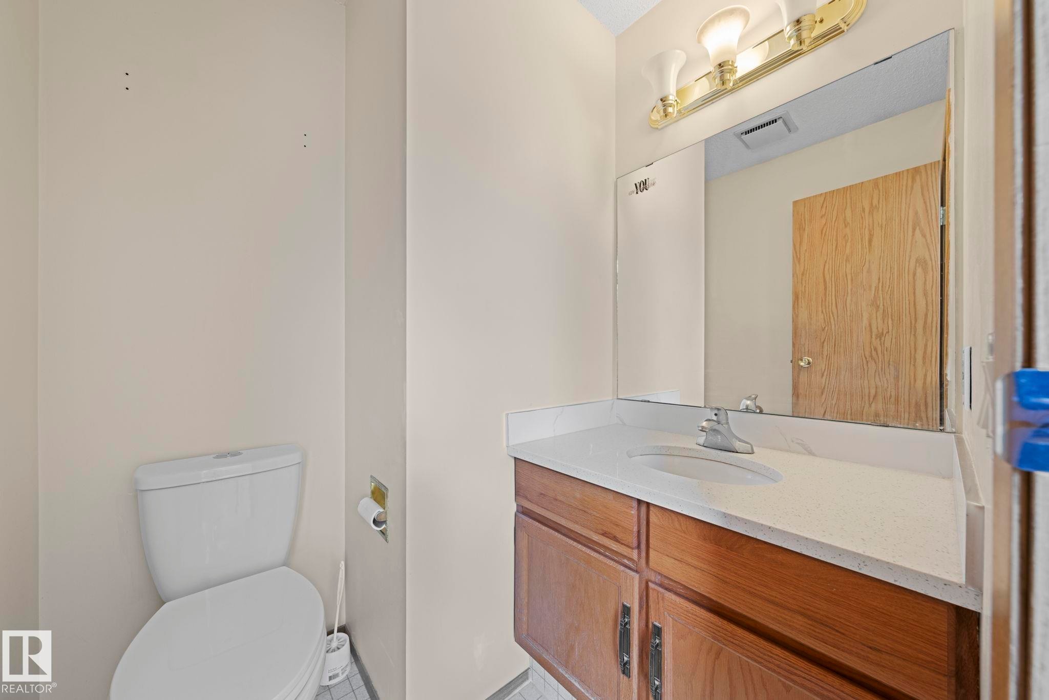 10458 14 Avenue Nw, Edmonton, AB - Indoor Photo Showing Bathroom