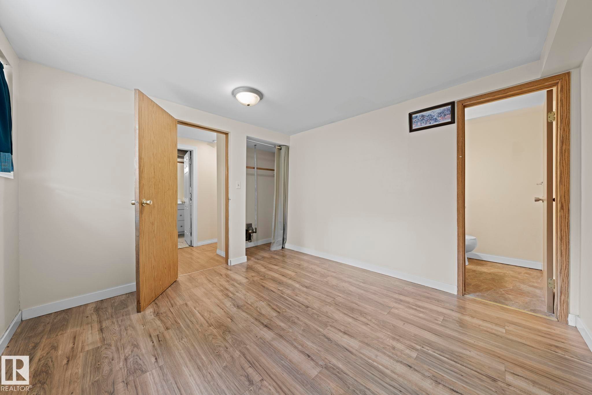 10458 14 Avenue Nw, Edmonton, AB - Indoor Photo Showing Other Room