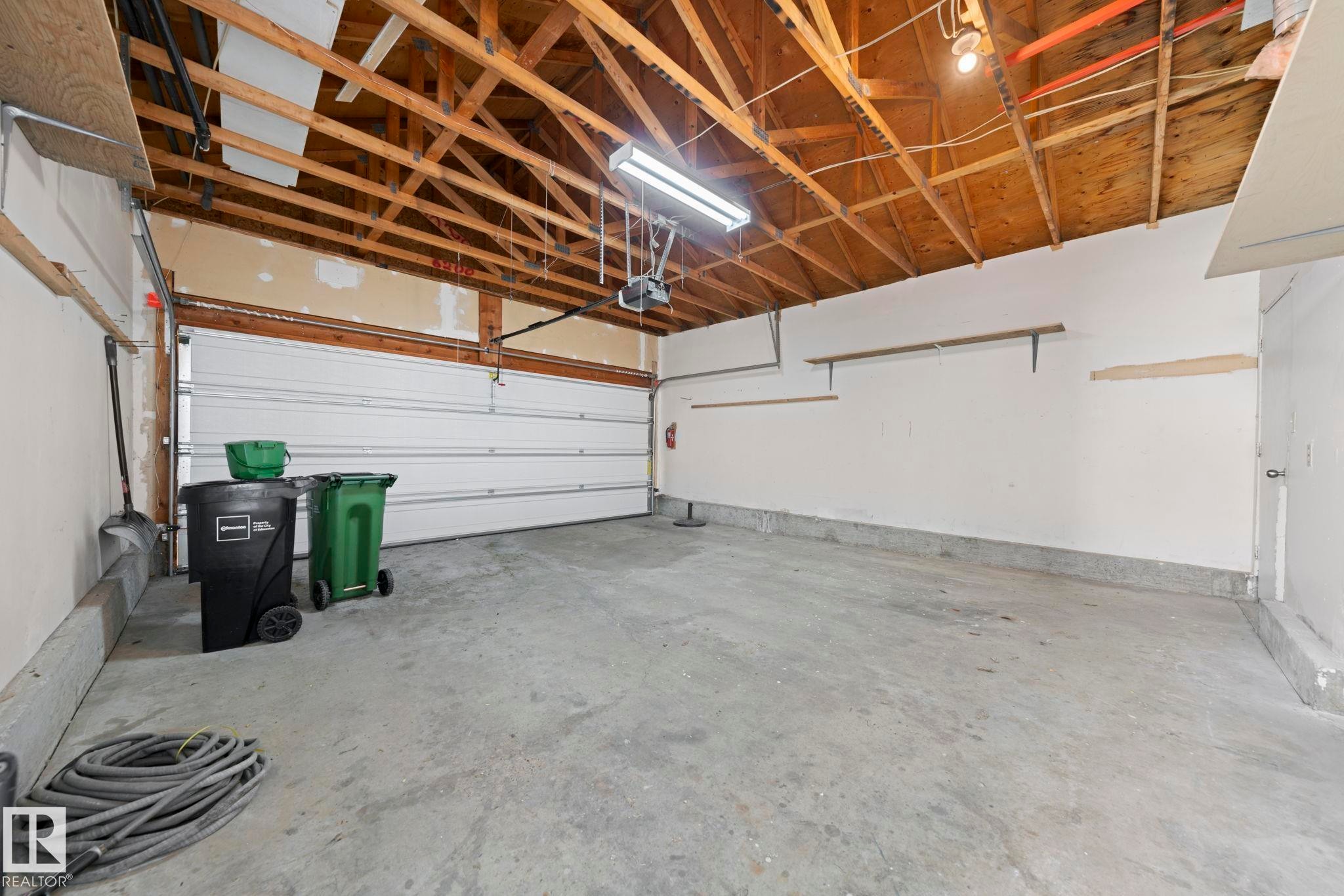 10458 14 Avenue Nw, Edmonton, AB - Indoor Photo Showing Garage