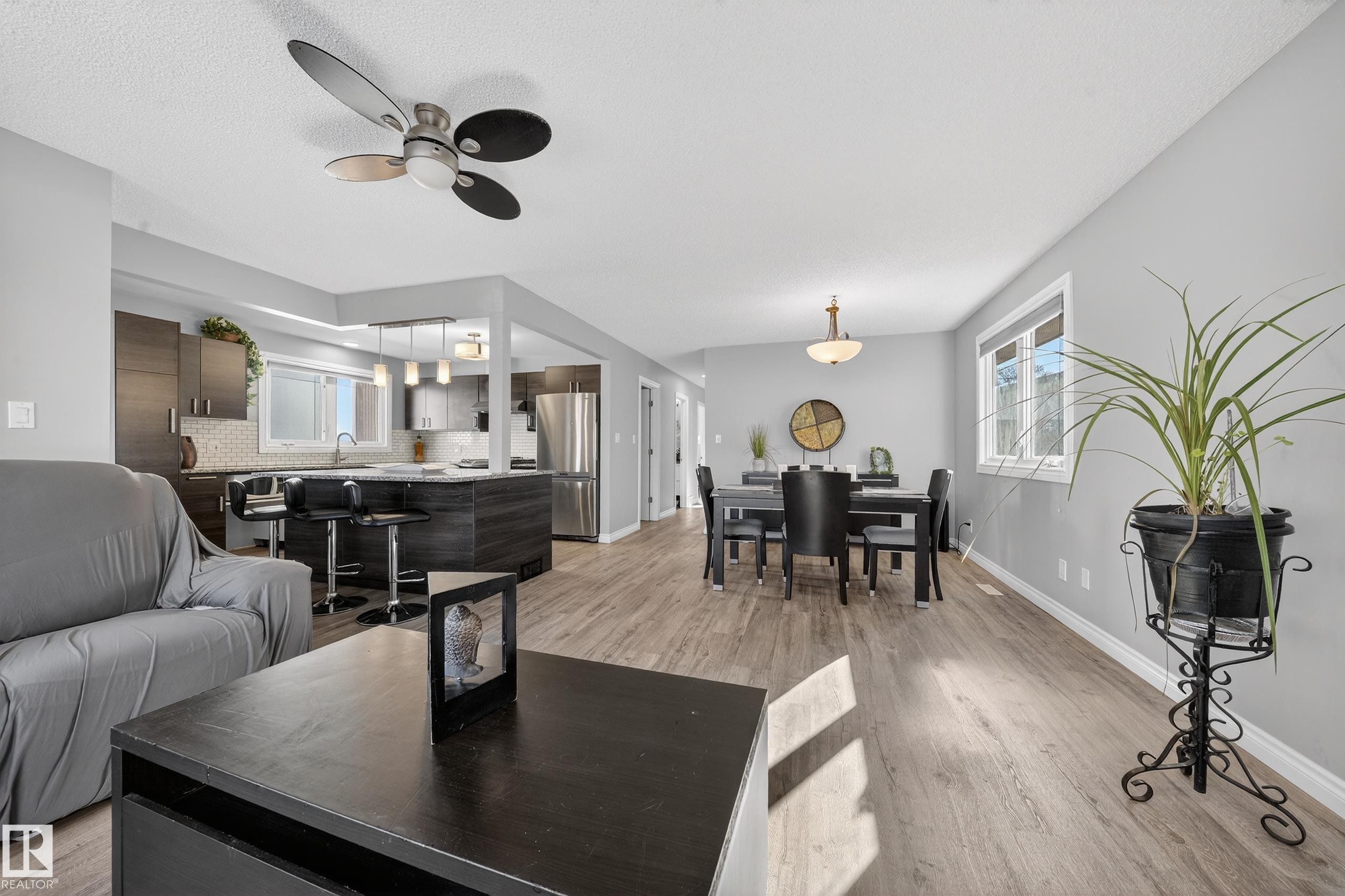 9521 109 Avenue, Edmonton, AB - Indoor