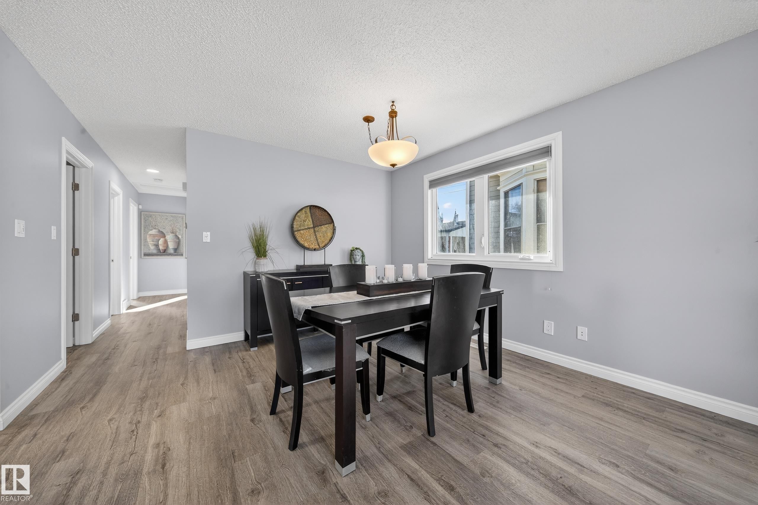 9521 109 Avenue, Edmonton, AB - Indoor Photo Showing Dining Room