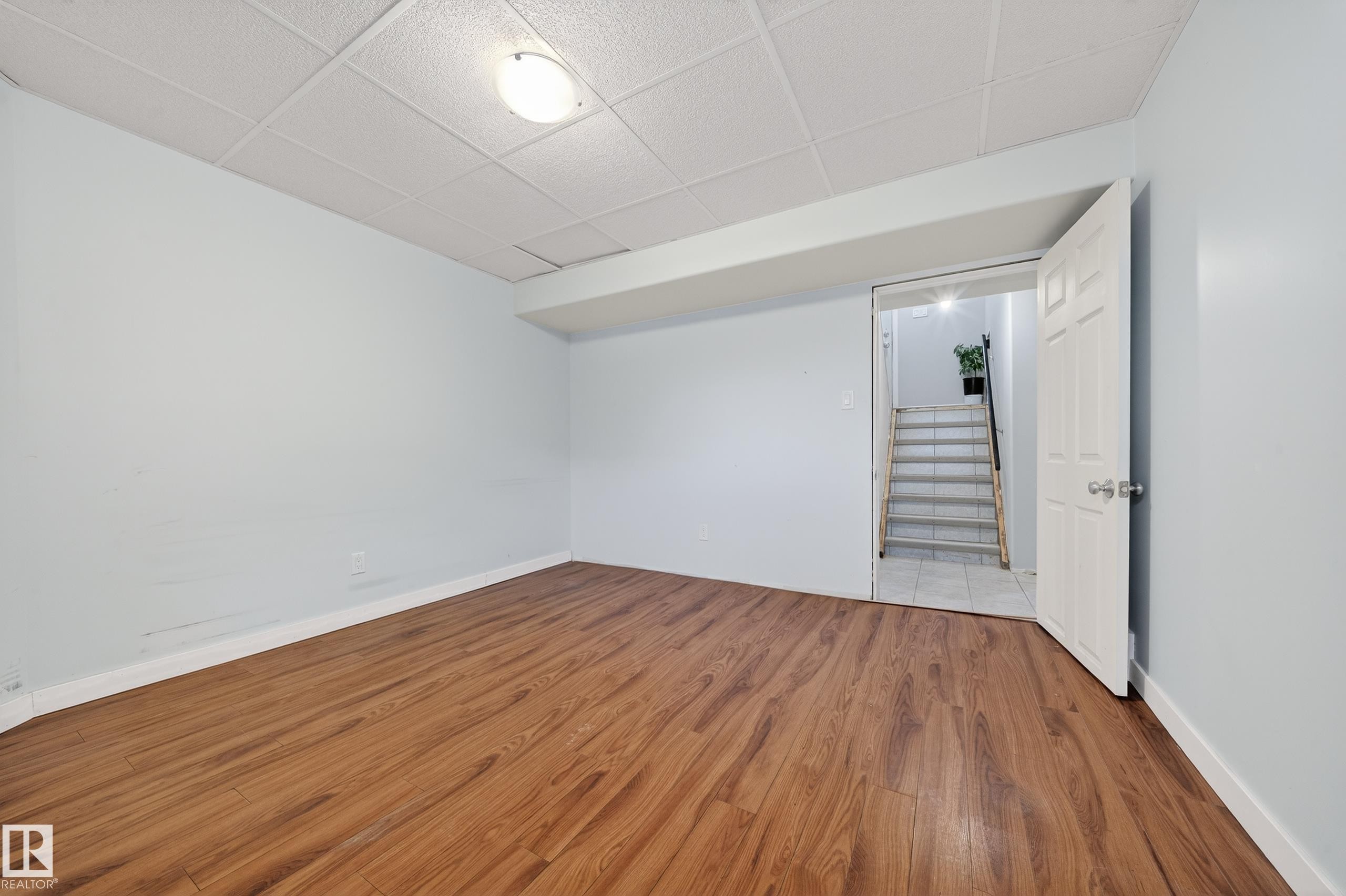 9521 109 Avenue, Edmonton, AB - Indoor Photo Showing Other Room