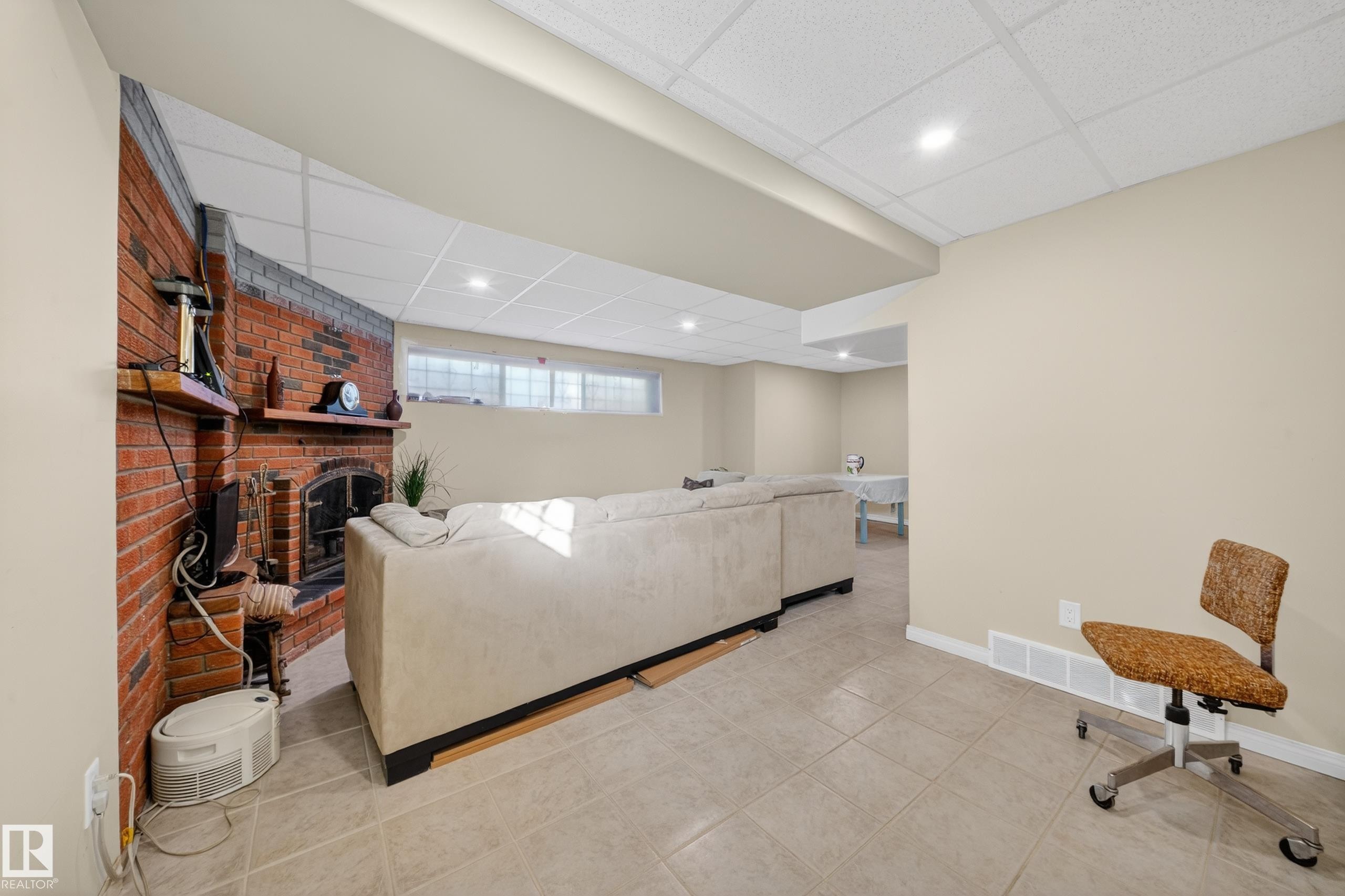 9521 109 Avenue, Edmonton, AB - Indoor Photo Showing Other Room