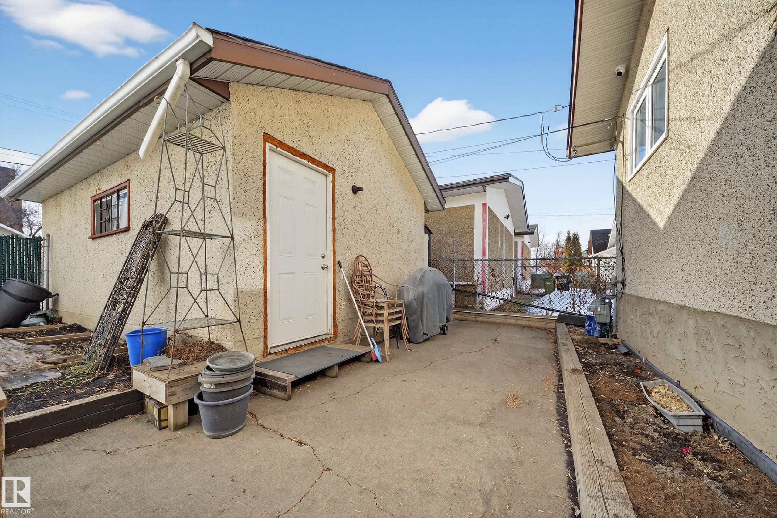 9521 109 Avenue, Edmonton, AB - Outdoor With Exterior