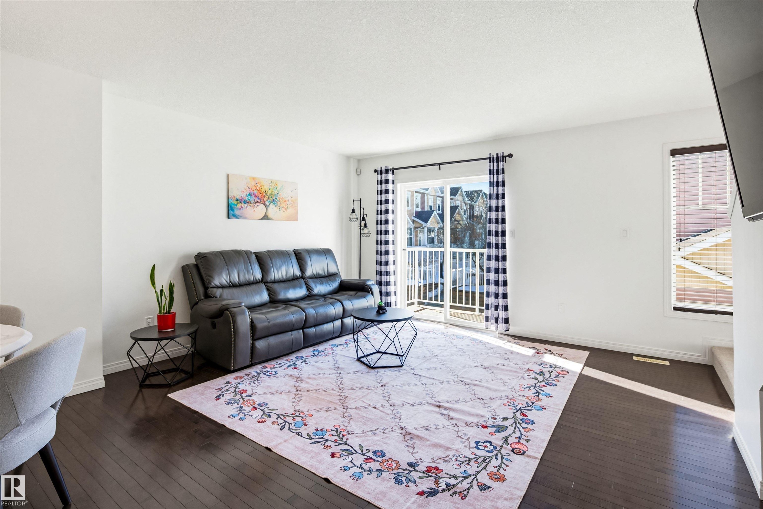 4944 Terwillegar Common, Edmonton, AB - Indoor Photo Showing Living Room