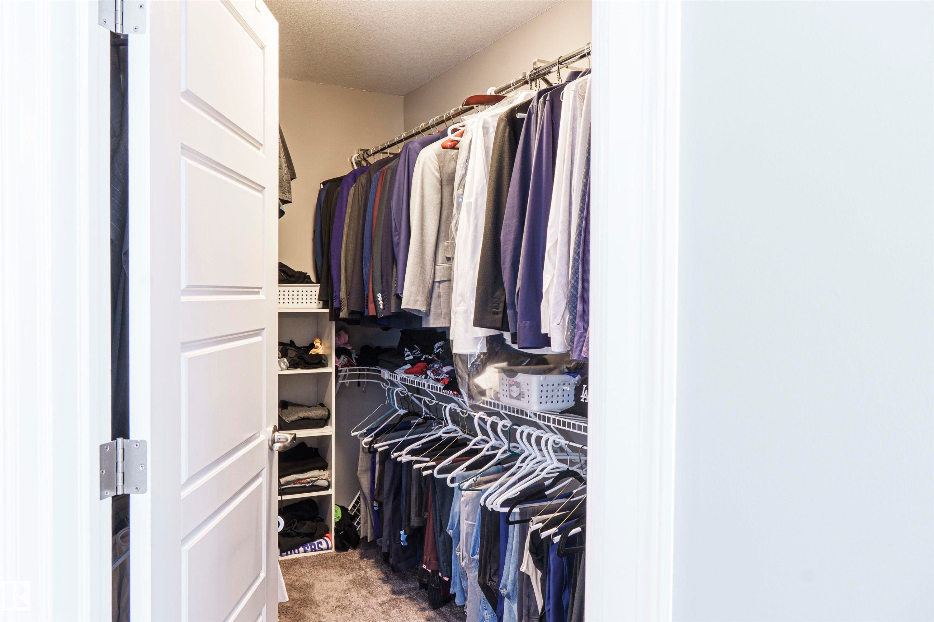 3307 Hilton Crescent, Edmonton, AB - Indoor With Storage