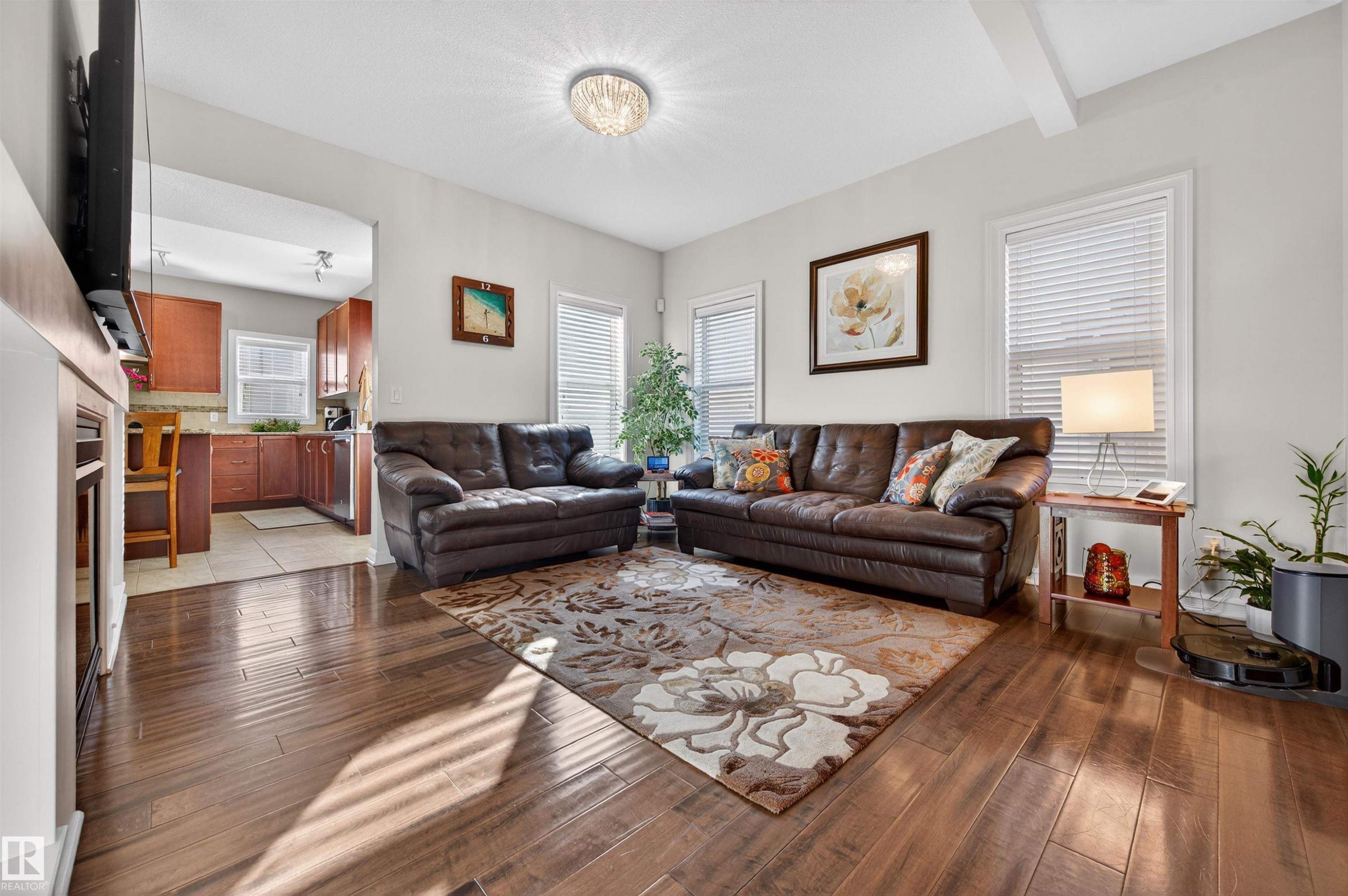 1804 Hammond Crescent, Edmonton, AB - Indoor Photo Showing Living Room