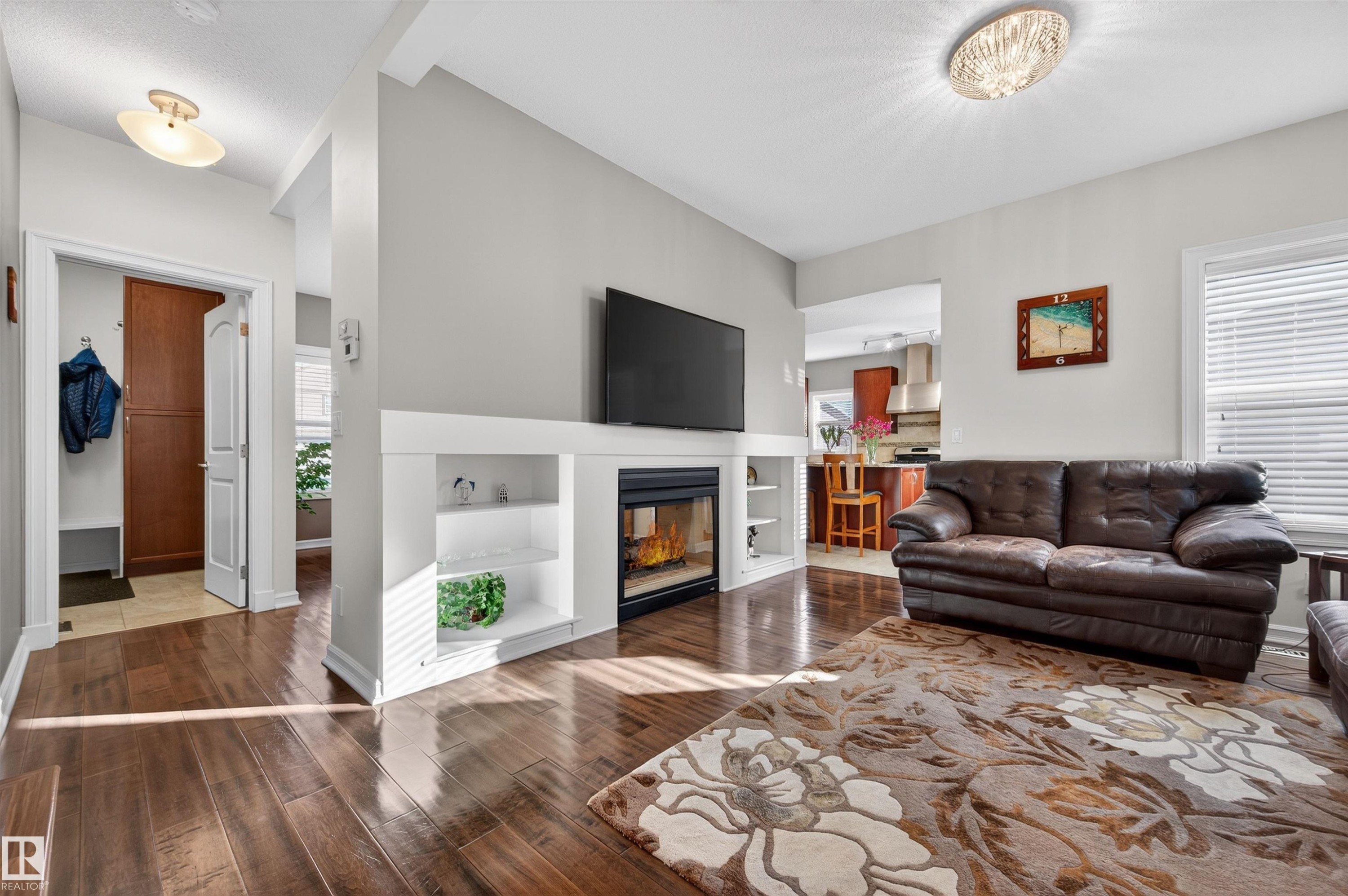 1804 Hammond Crescent, Edmonton, AB - Indoor Photo Showing Living Room With Fireplace