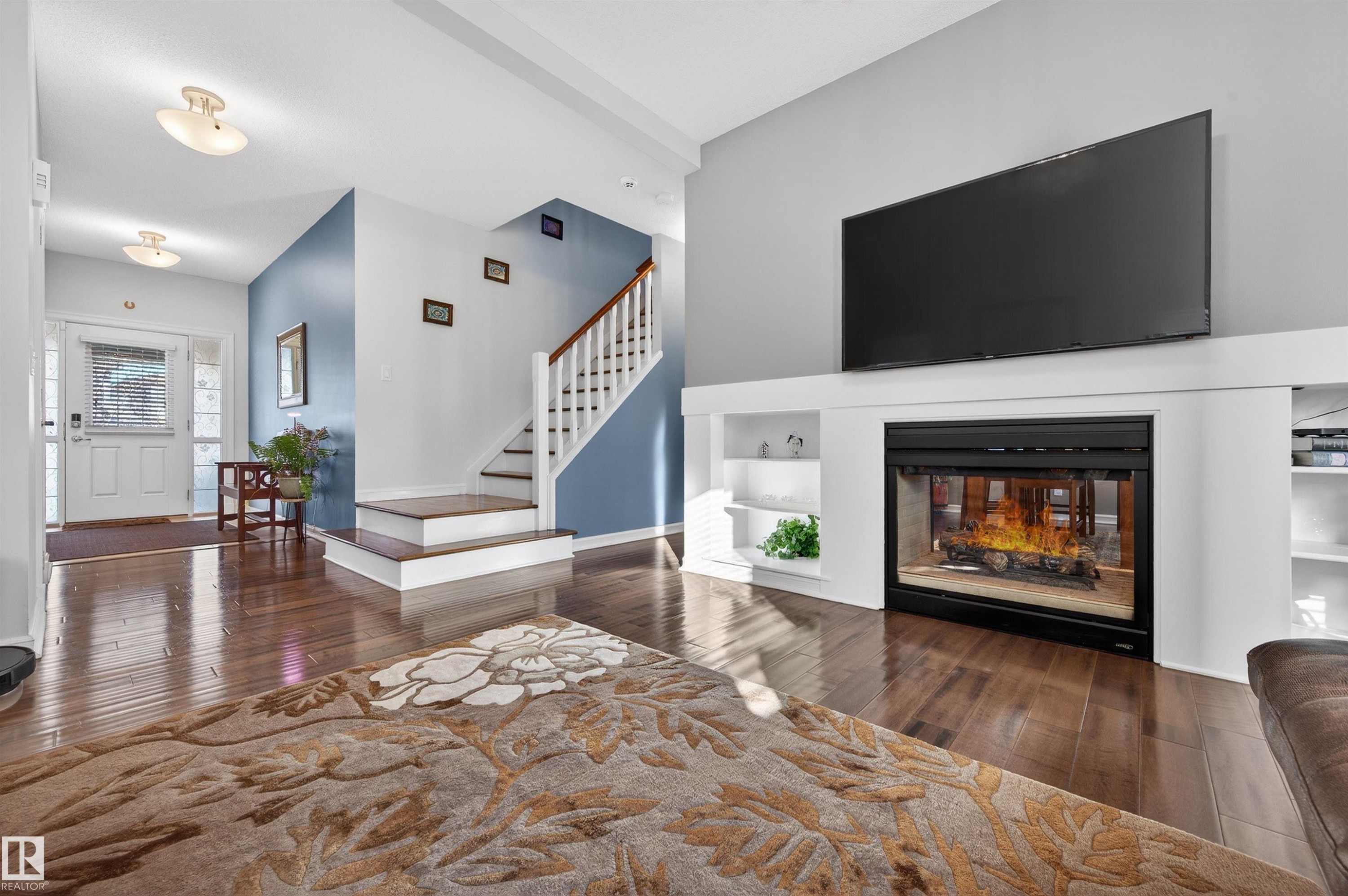 1804 Hammond Crescent, Edmonton, AB - Indoor Photo Showing Living Room With Fireplace