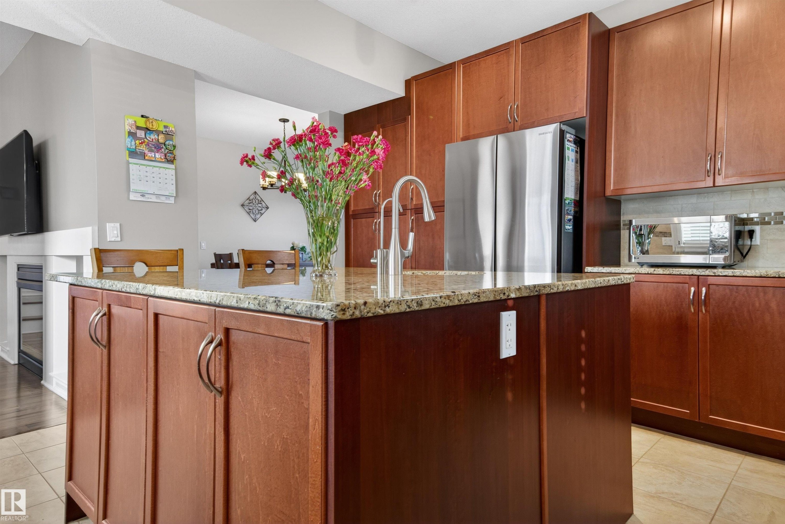 1804 Hammond Crescent, Edmonton, AB - Indoor Photo Showing Kitchen