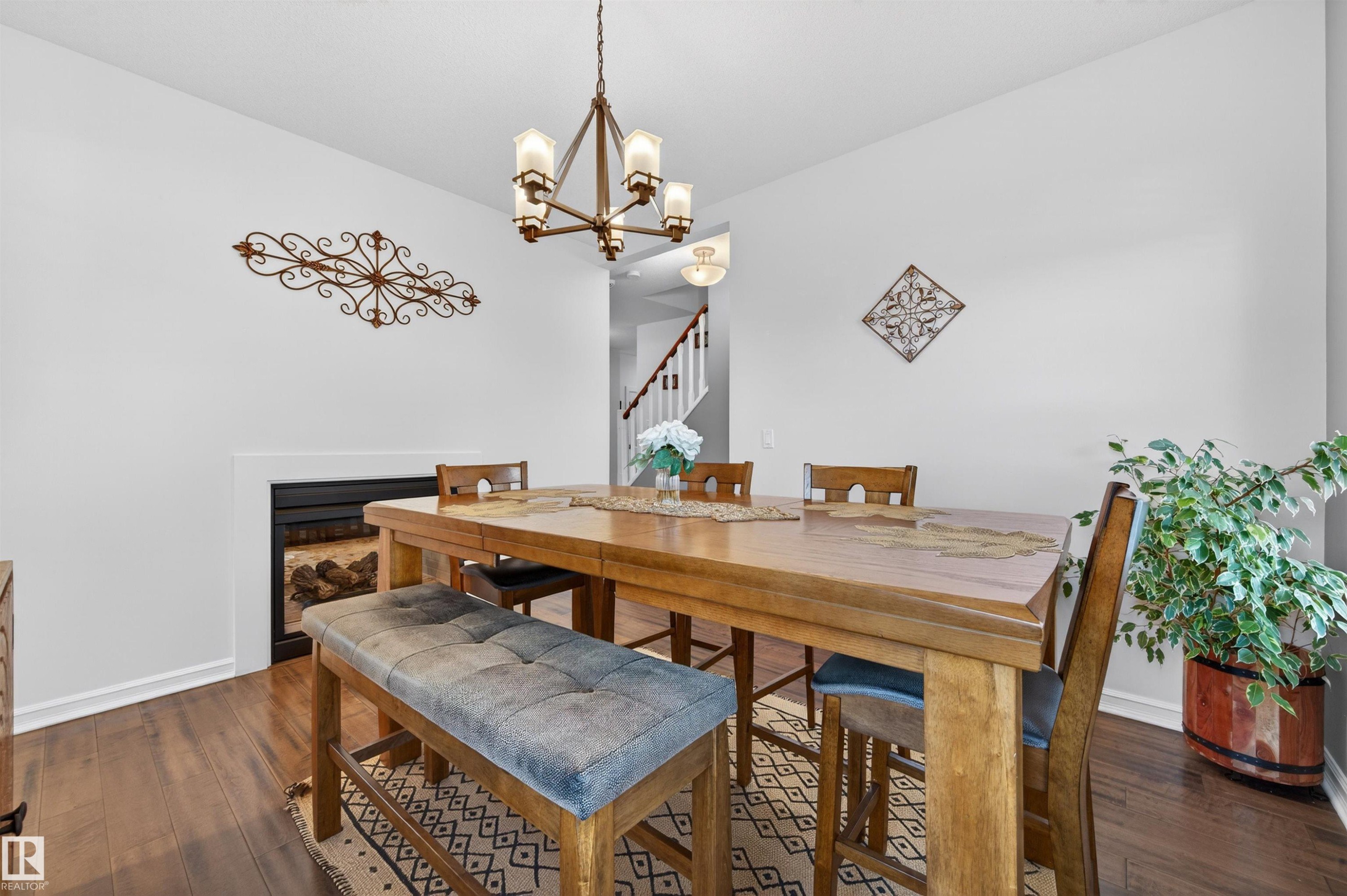 1804 Hammond Crescent, Edmonton, AB - Indoor Photo Showing Dining Room