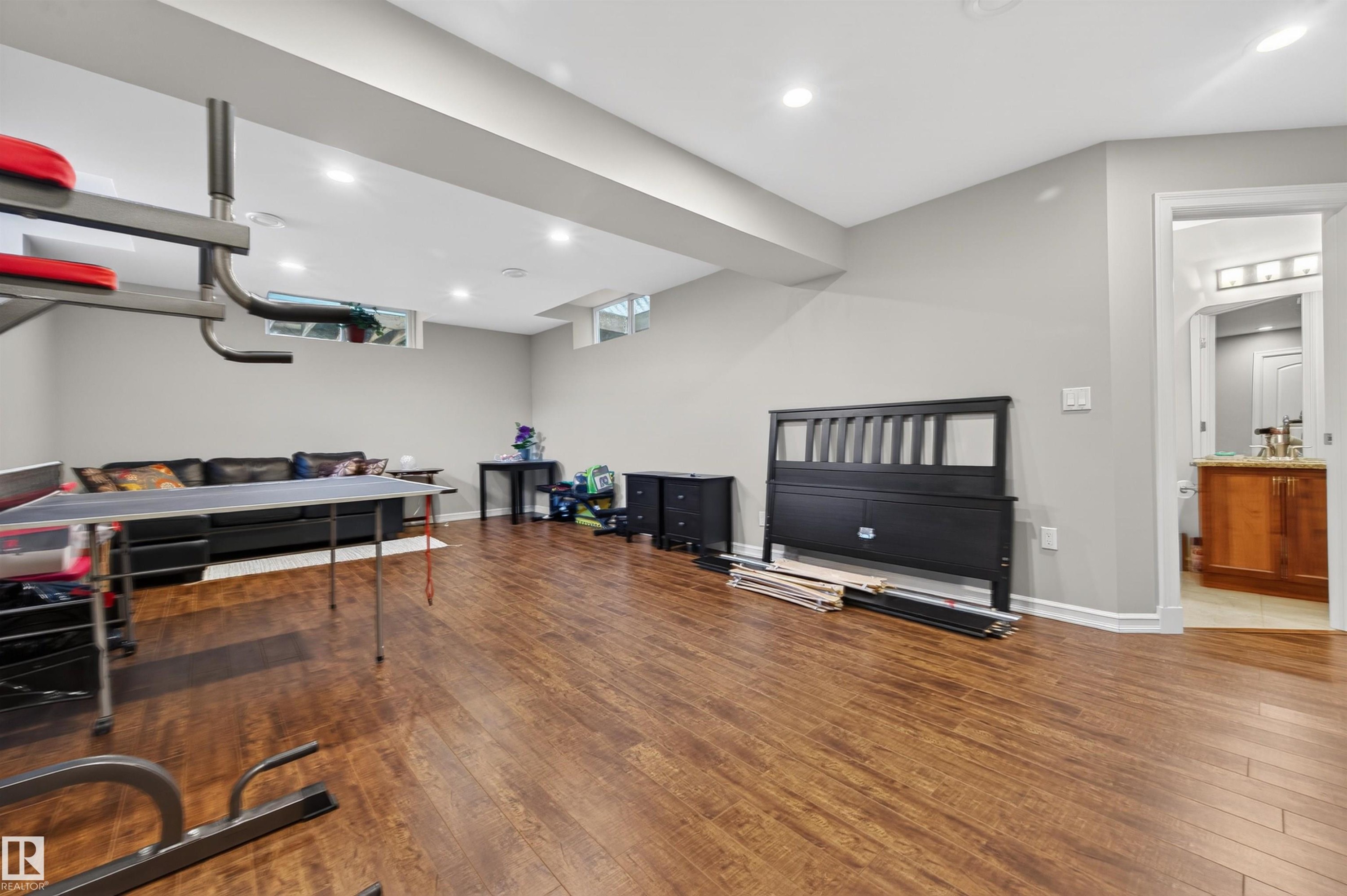 1804 Hammond Crescent, Edmonton, AB - Indoor