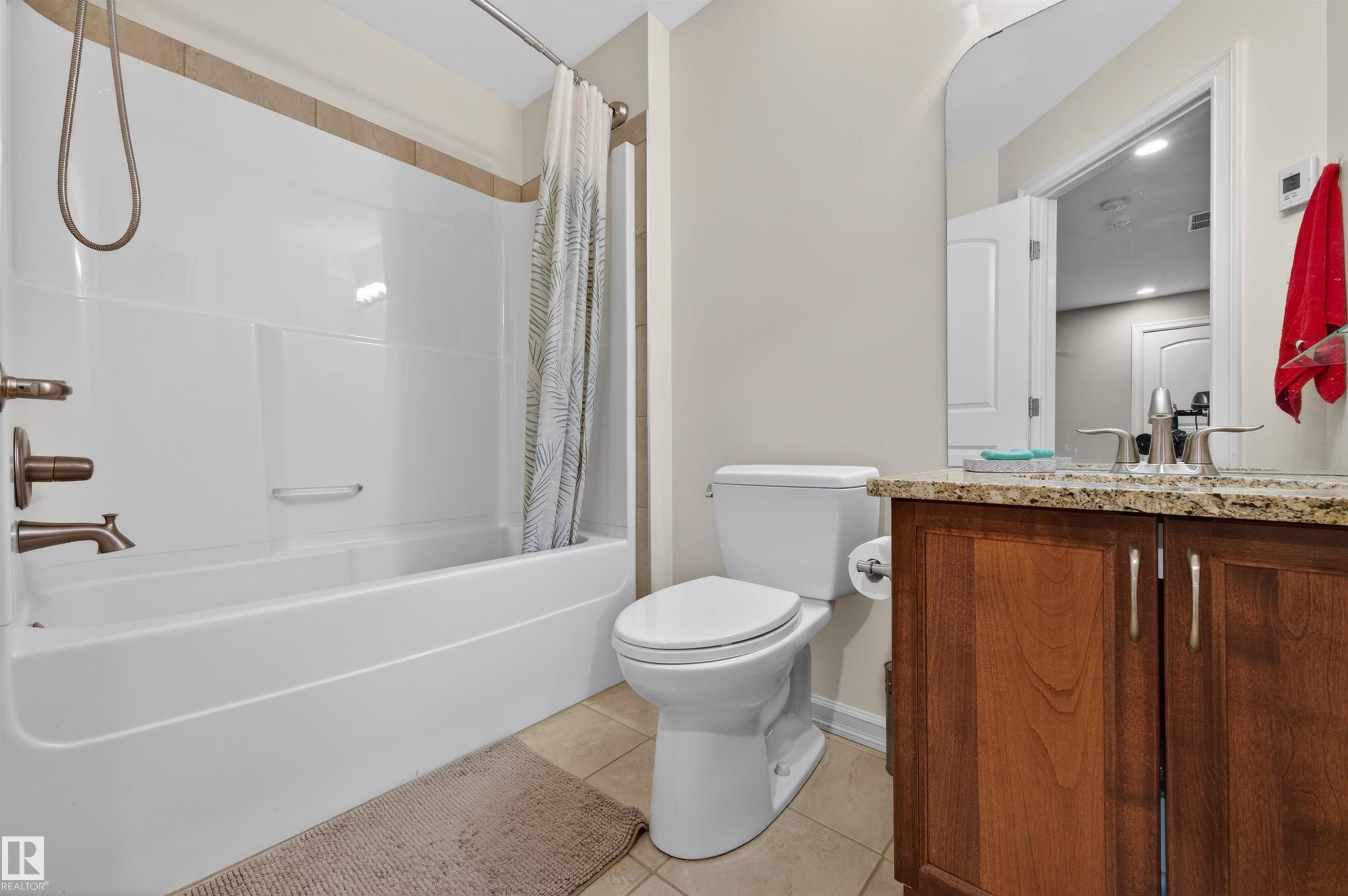 1804 Hammond Crescent, Edmonton, AB - Indoor Photo Showing Bathroom