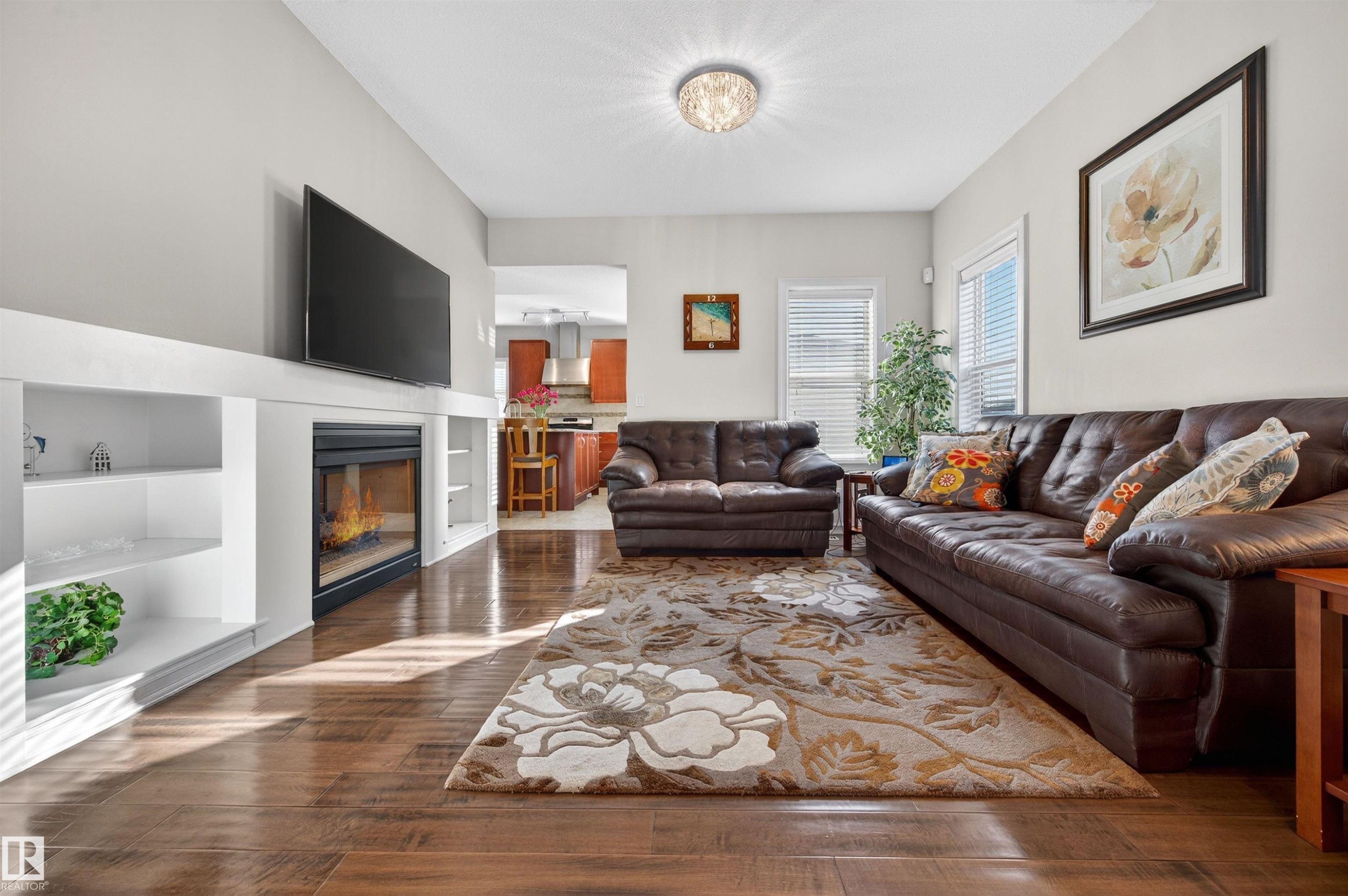 1804 Hammond Crescent, Edmonton, AB - Indoor Photo Showing Living Room With Fireplace