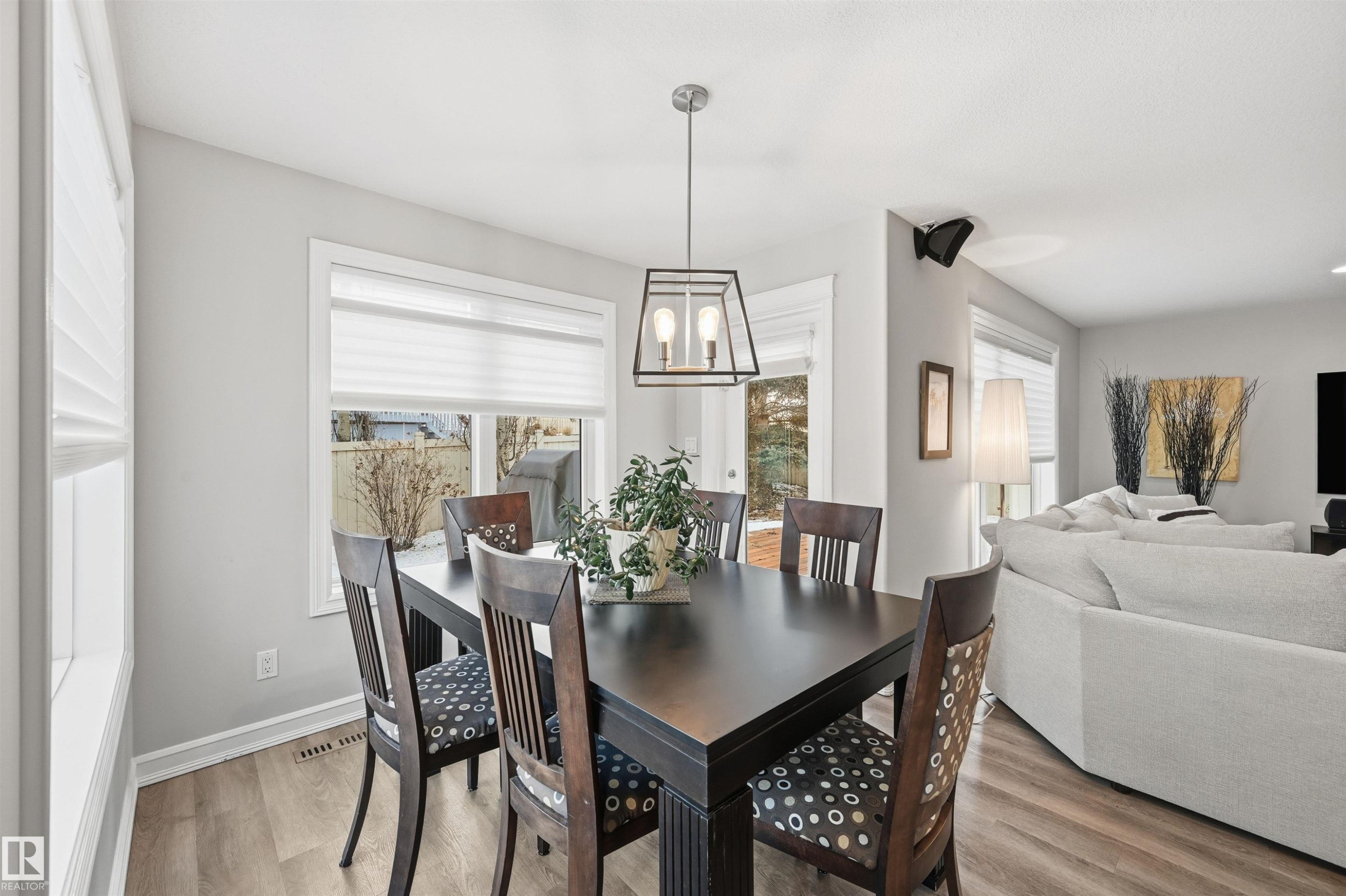 231 Lindsay Crescent, Edmonton, AB - Indoor Photo Showing Dining Room