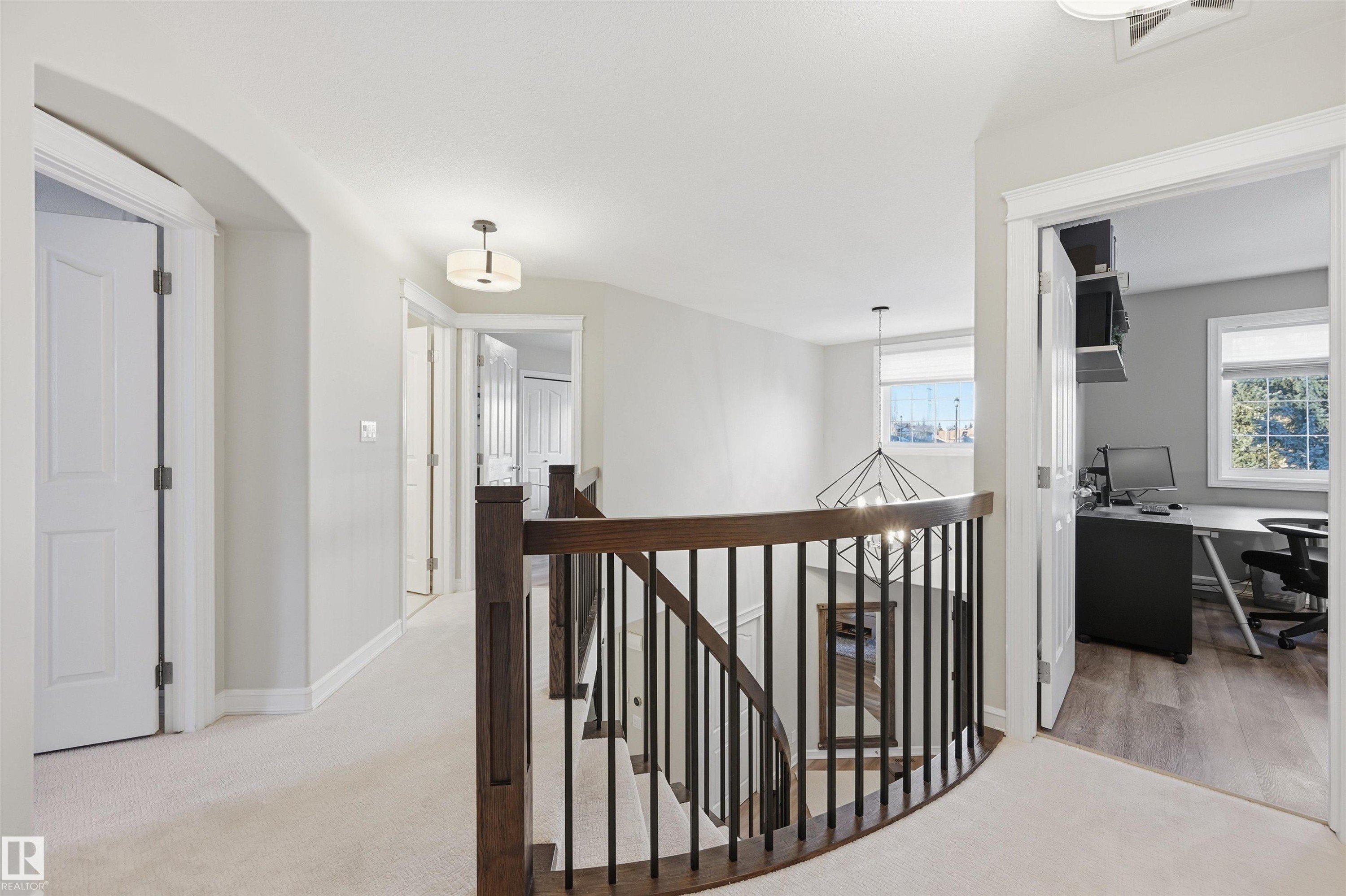 231 Lindsay Crescent, Edmonton, AB - Indoor Photo Showing Other Room