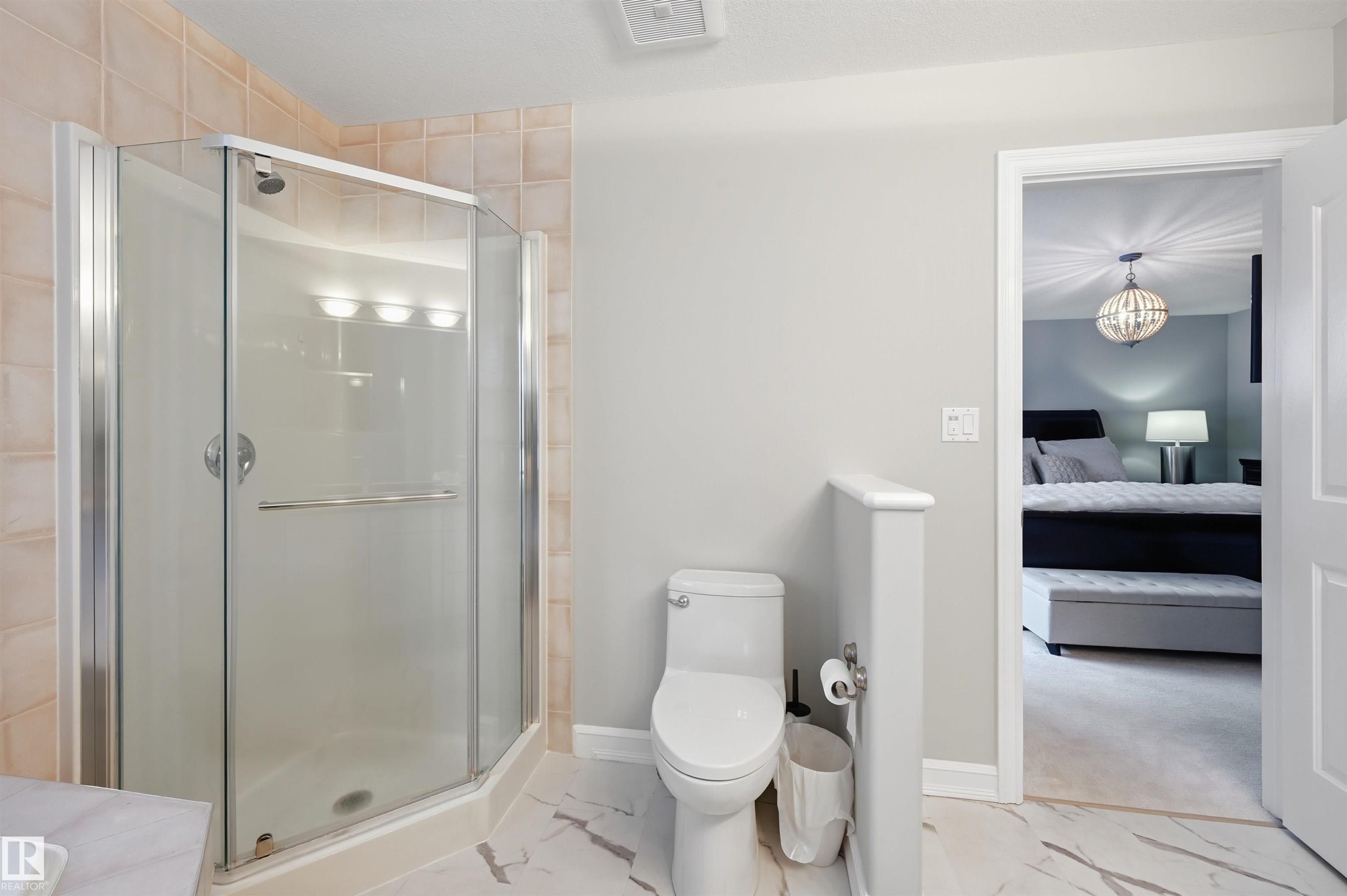 231 Lindsay Crescent, Edmonton, AB - Indoor Photo Showing Bathroom