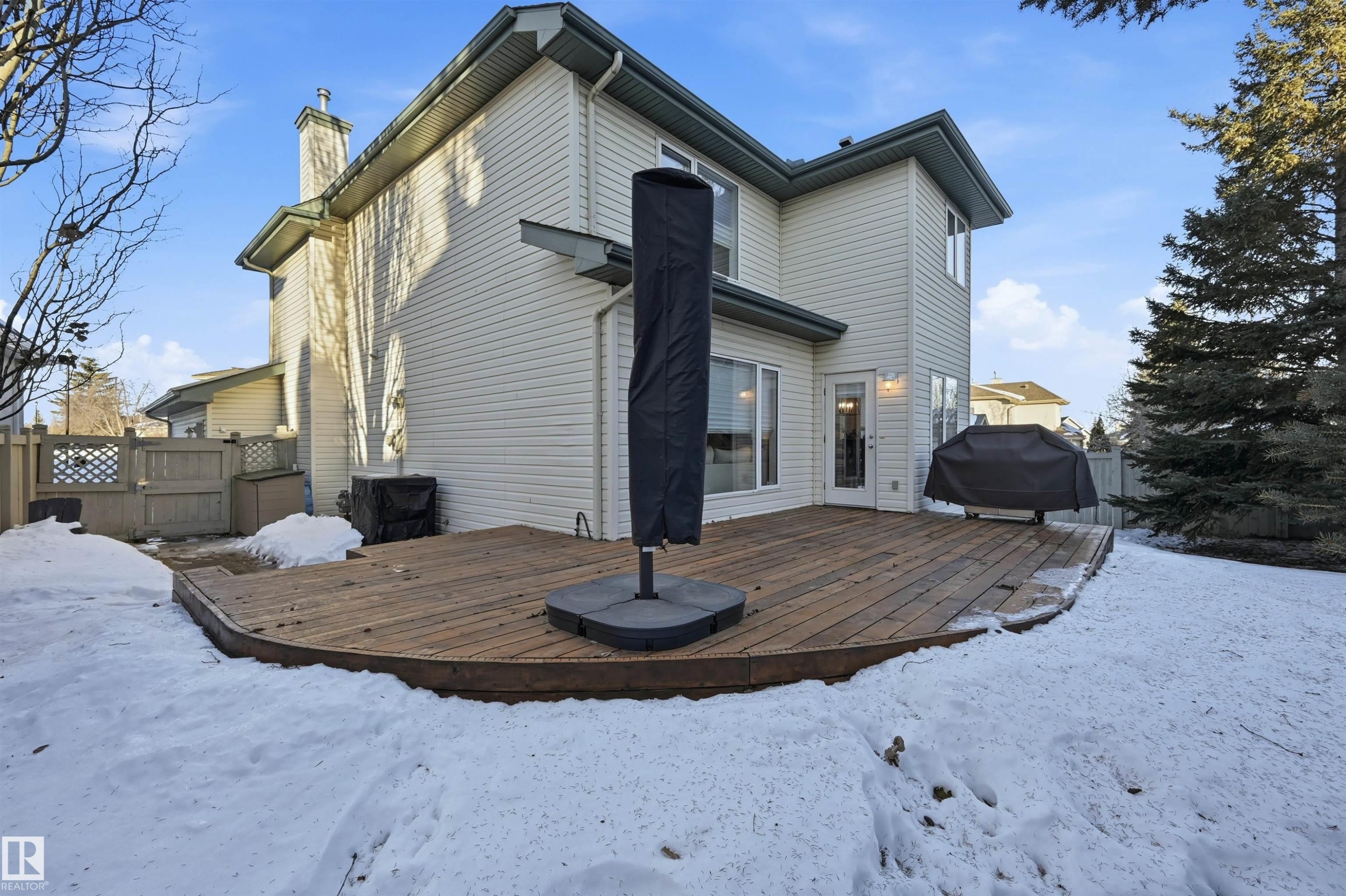 231 Lindsay Crescent, Edmonton, AB - Outdoor With Exterior