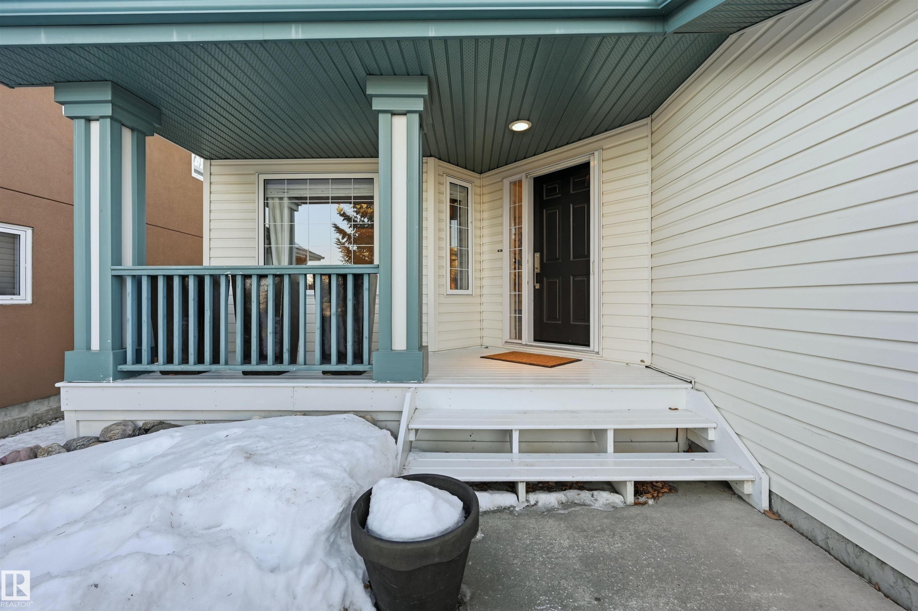231 Lindsay Crescent, Edmonton, AB - Outdoor With Exterior