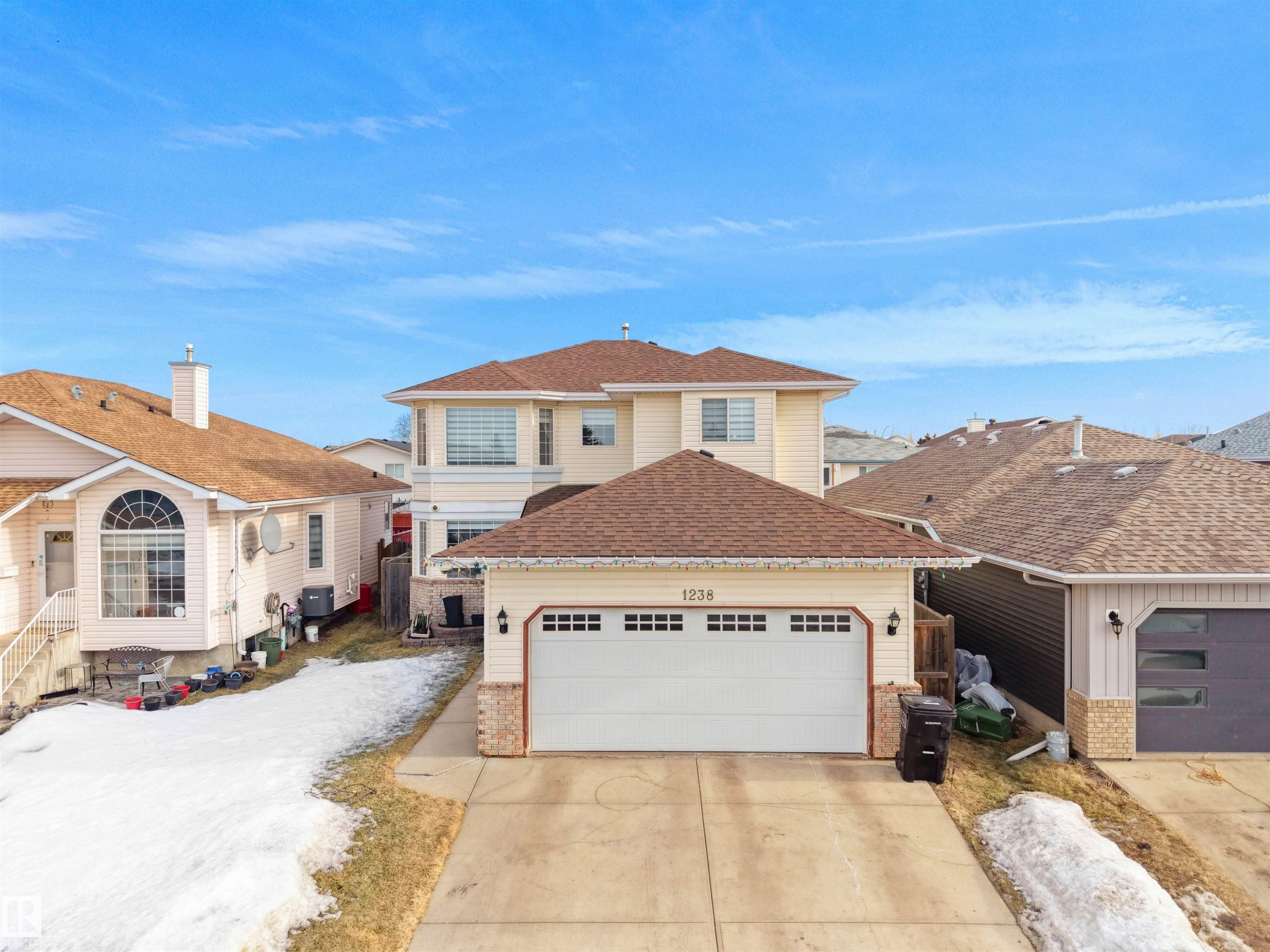 1238 Joyce Crescent, Edmonton, AB - Outdoor With Facade