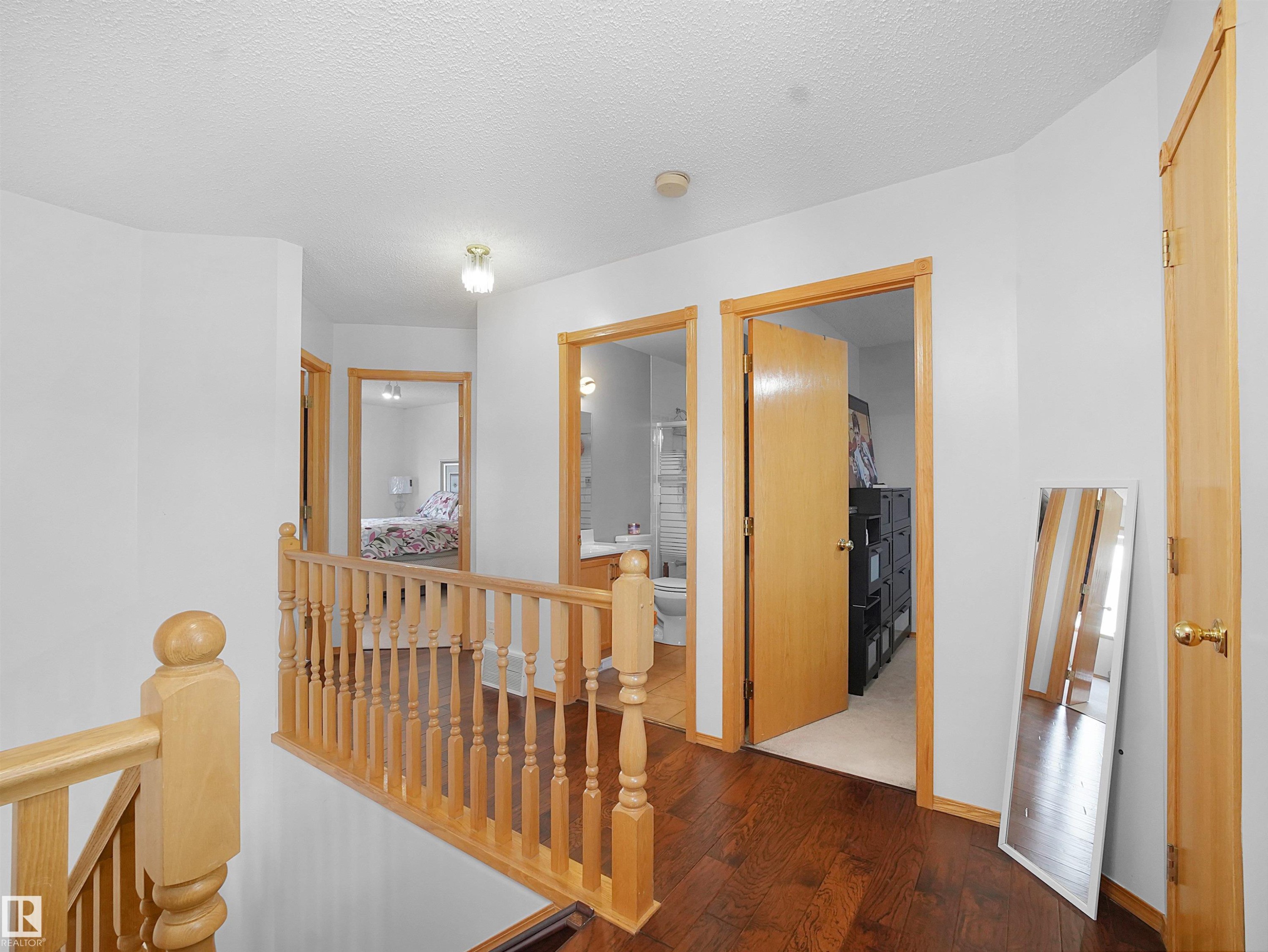 1238 Joyce Crescent, Edmonton, AB - Indoor Photo Showing Other Room