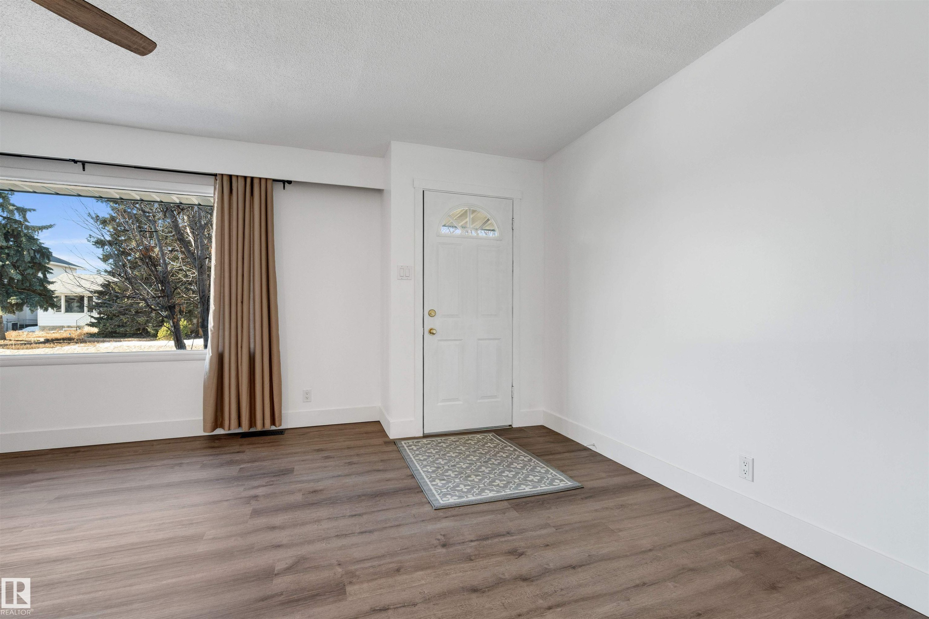 9111 151 Street, Edmonton, AB - Indoor Photo Showing Other Room