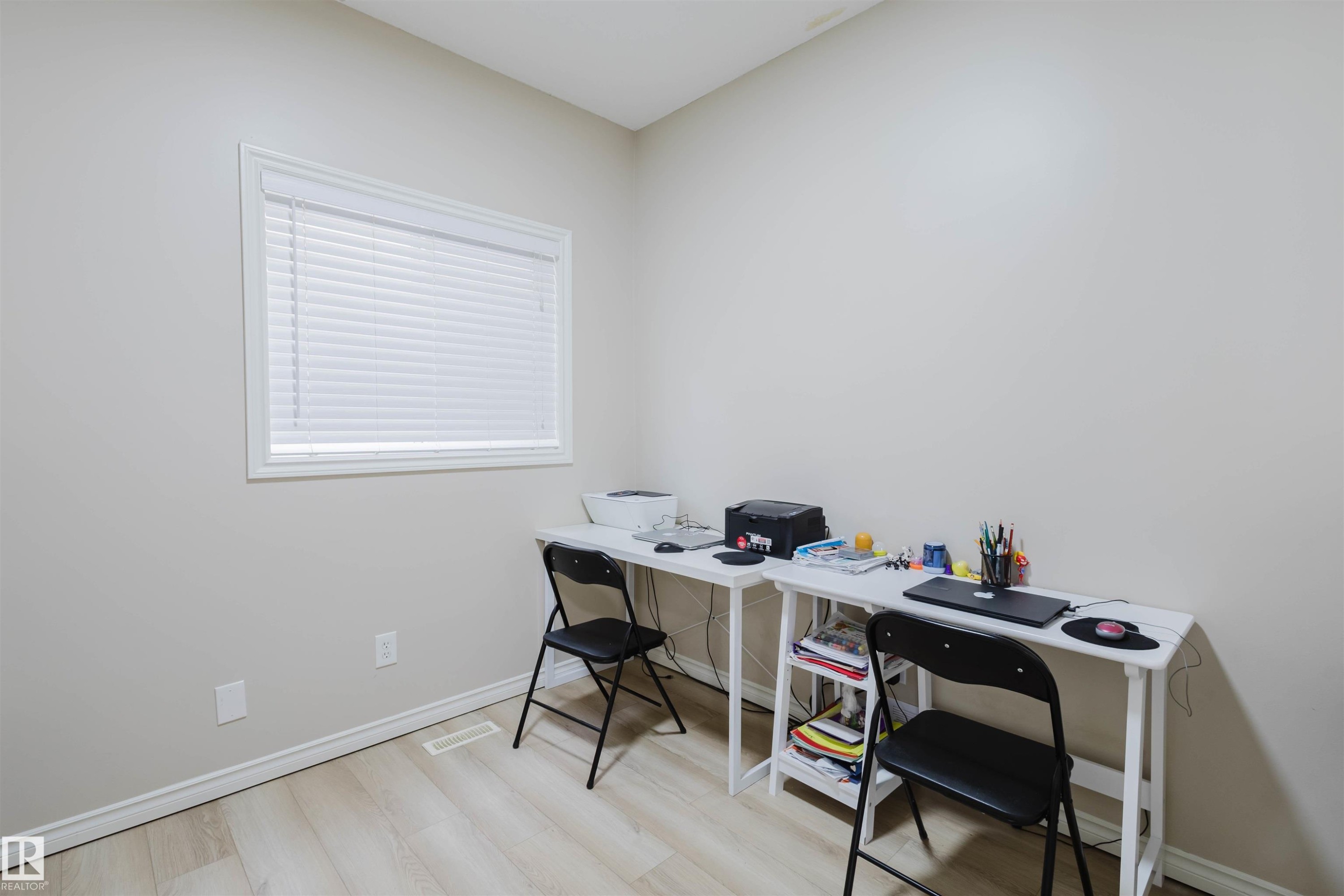 Home office with light wood finished floors and baseboards - 8420 Sloane Crescent, Edmonton, AB - Indoor Photo Showing Office