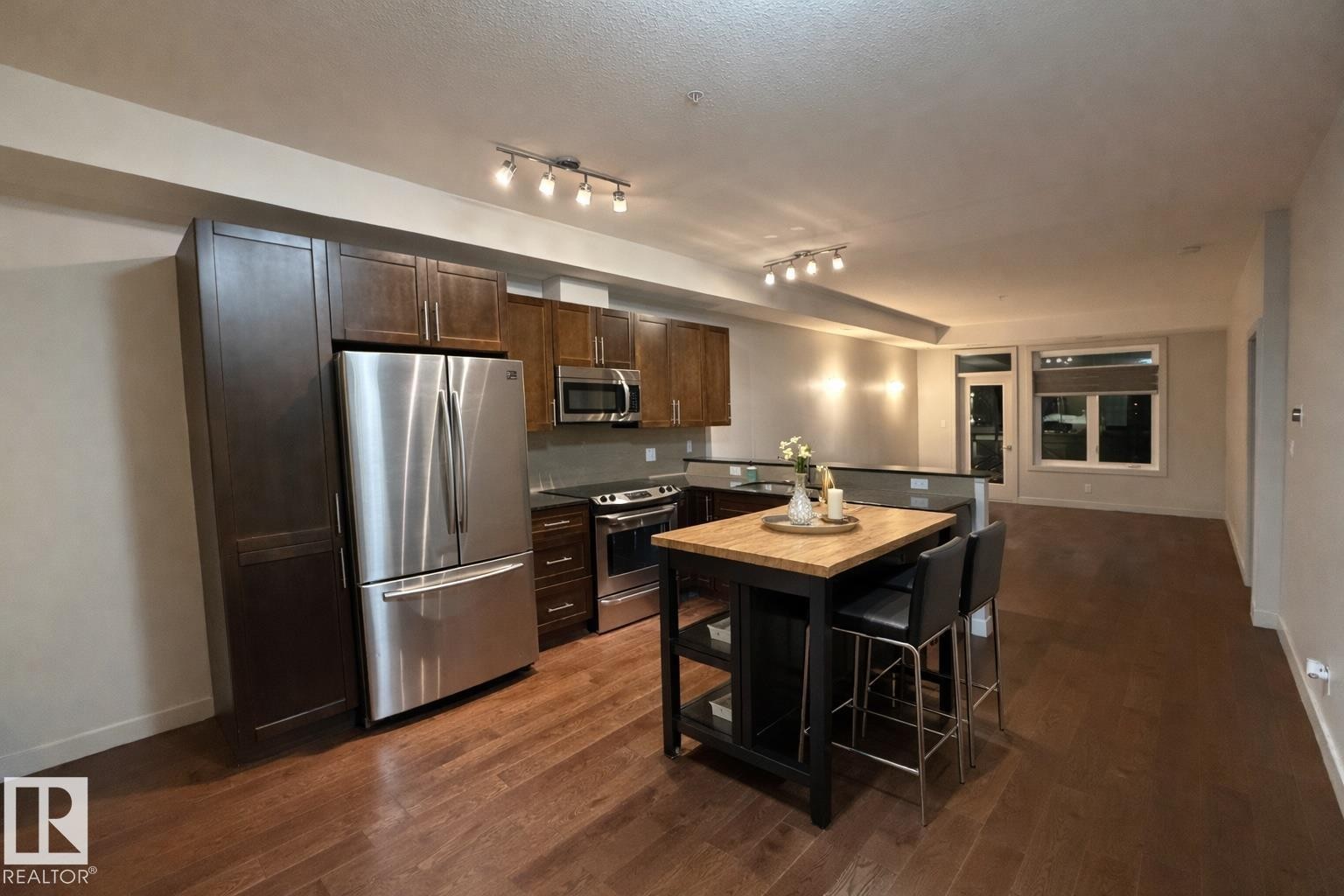 213 10811 72 Avenue, Edmonton, AB - Indoor Photo Showing Kitchen